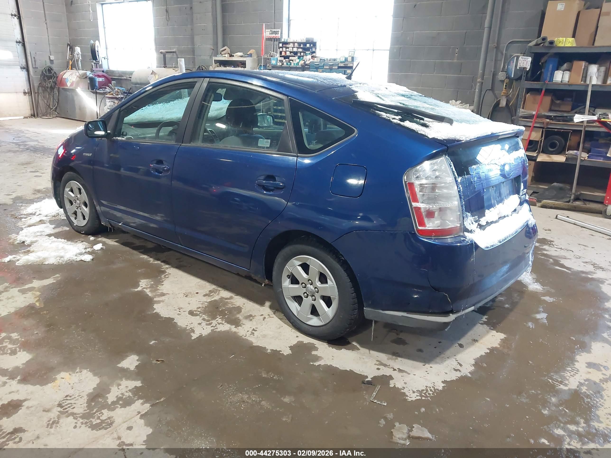 TOYOTA PRIUS image 3
