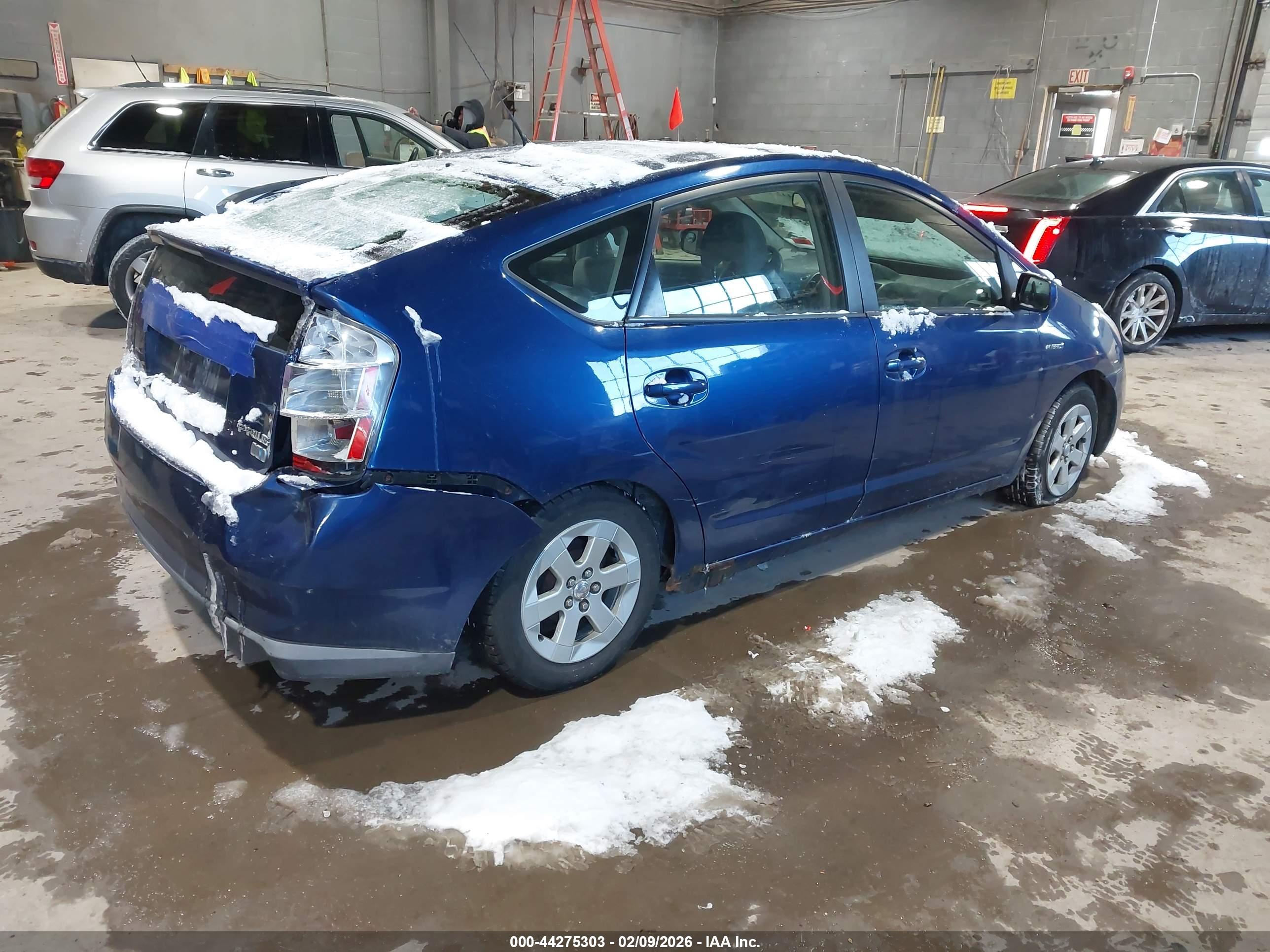 TOYOTA PRIUS image 4