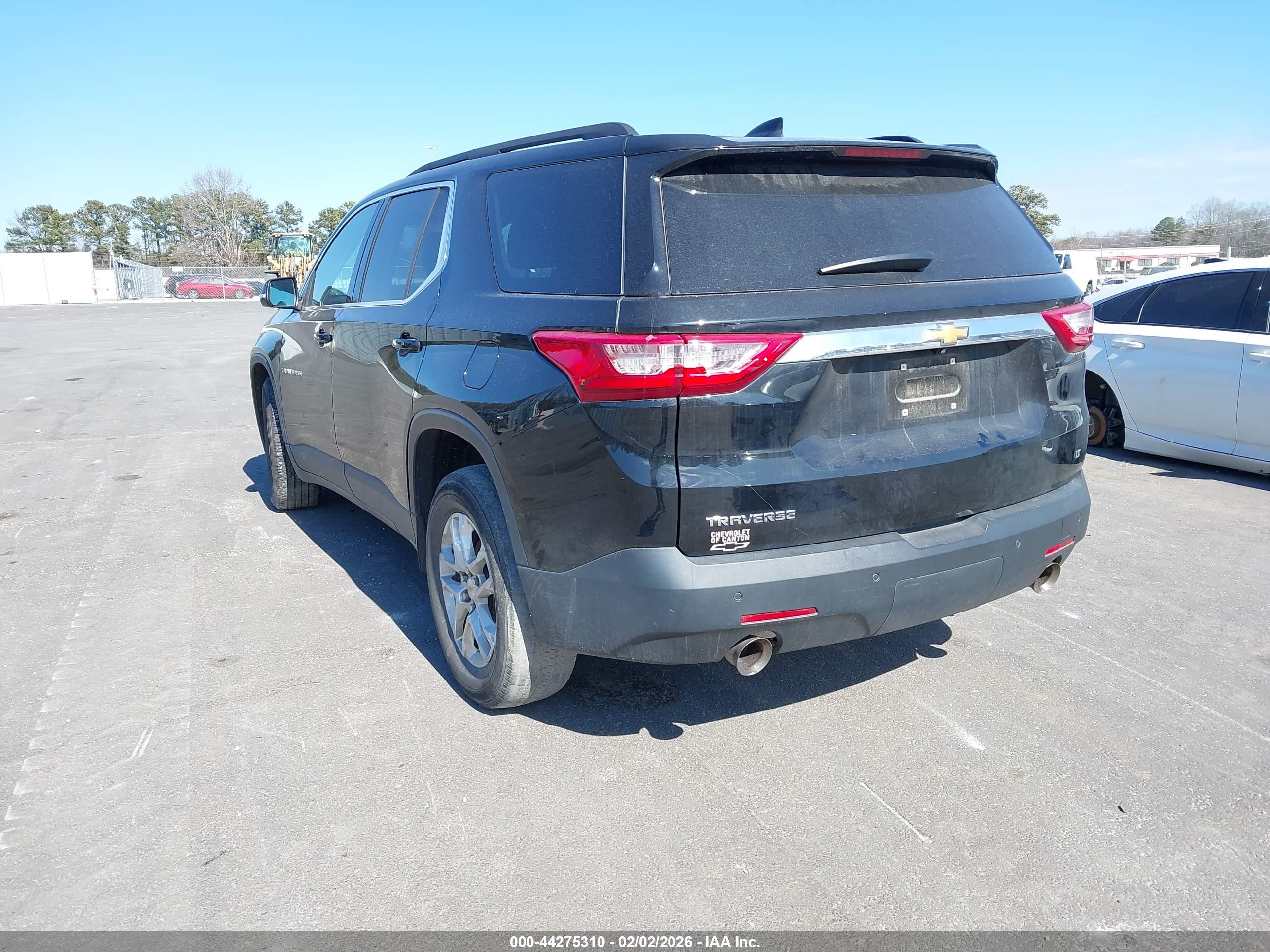 CHEVROLET TRAVERSE image 3