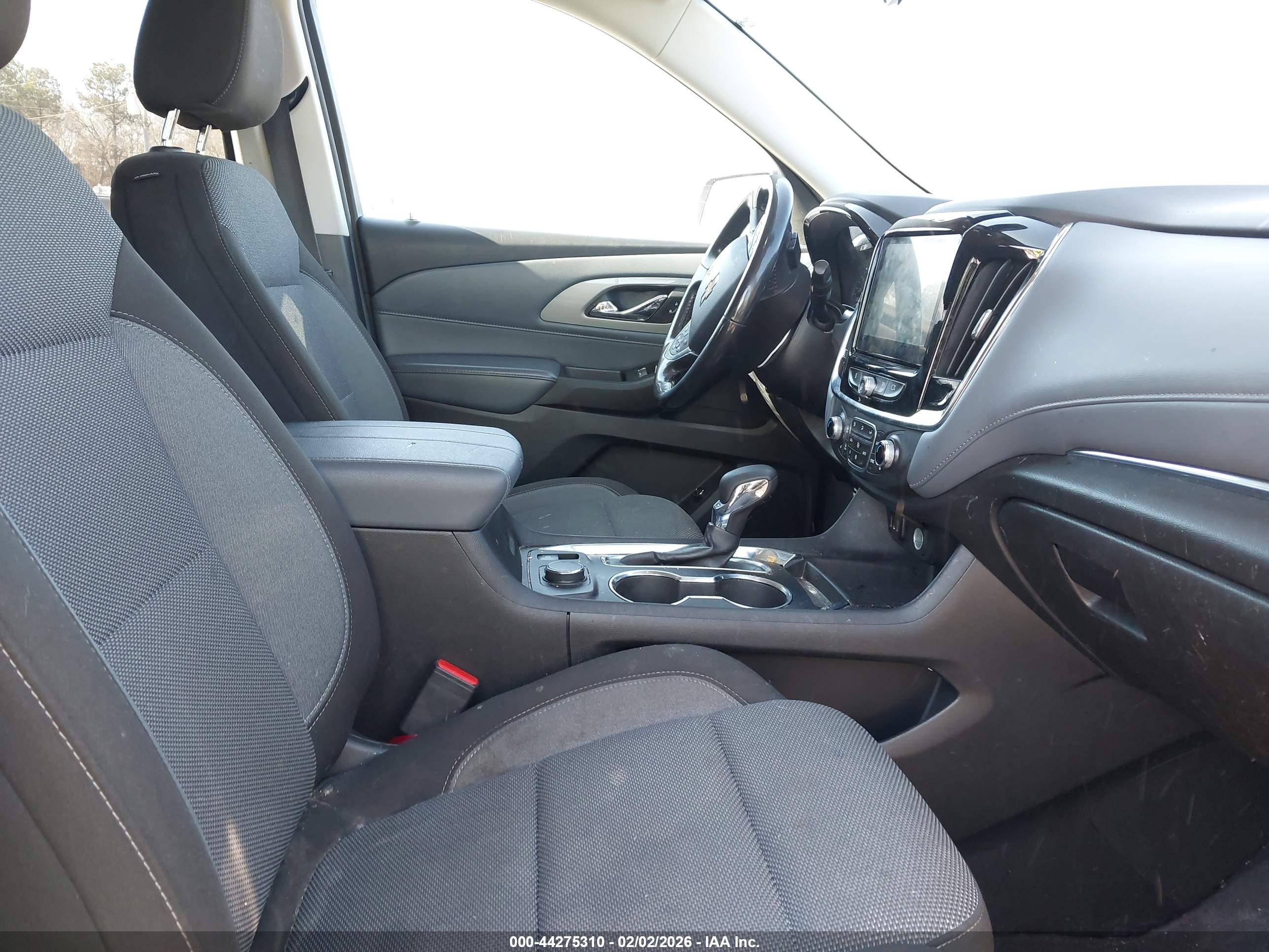 CHEVROLET TRAVERSE image 5