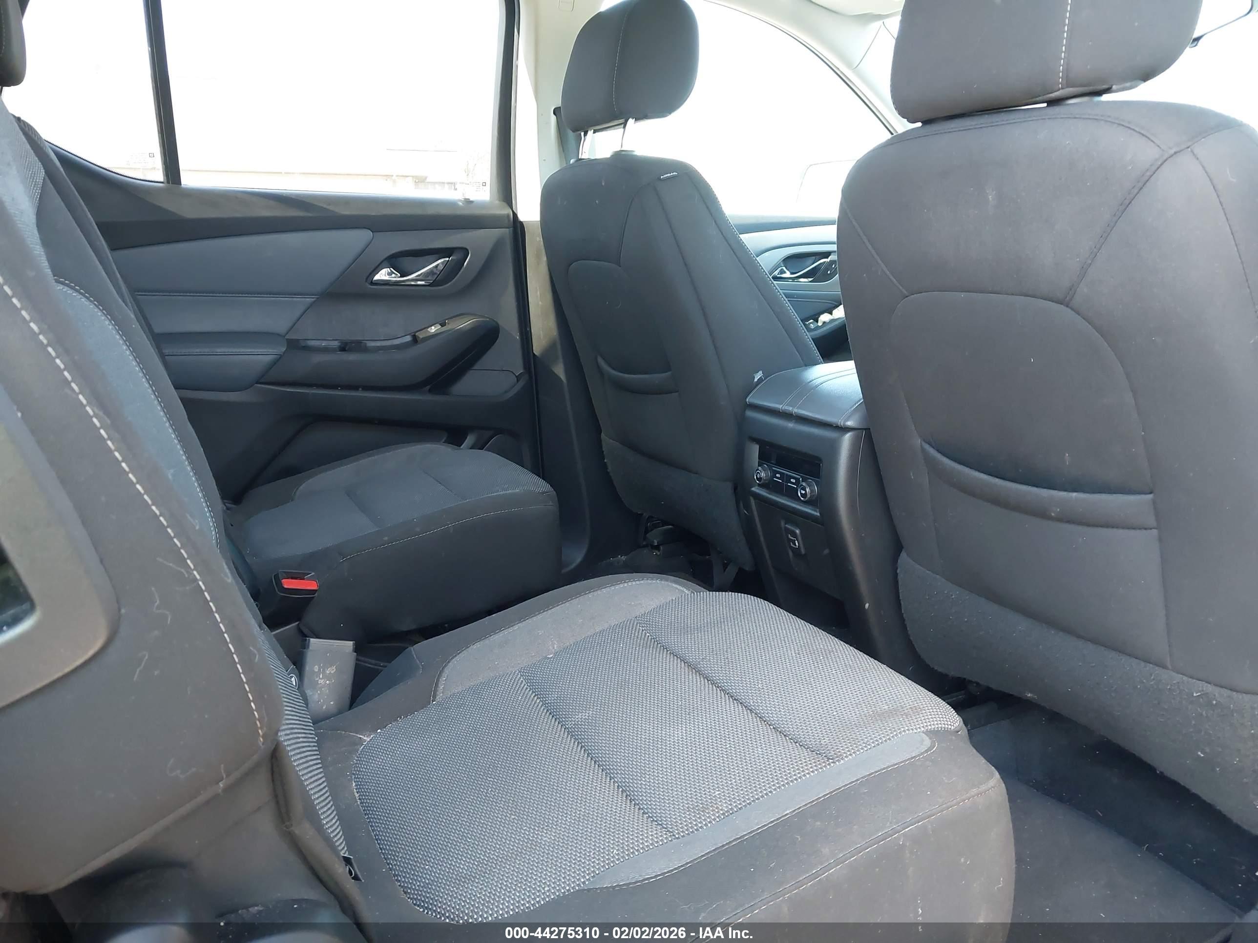 CHEVROLET TRAVERSE image 8