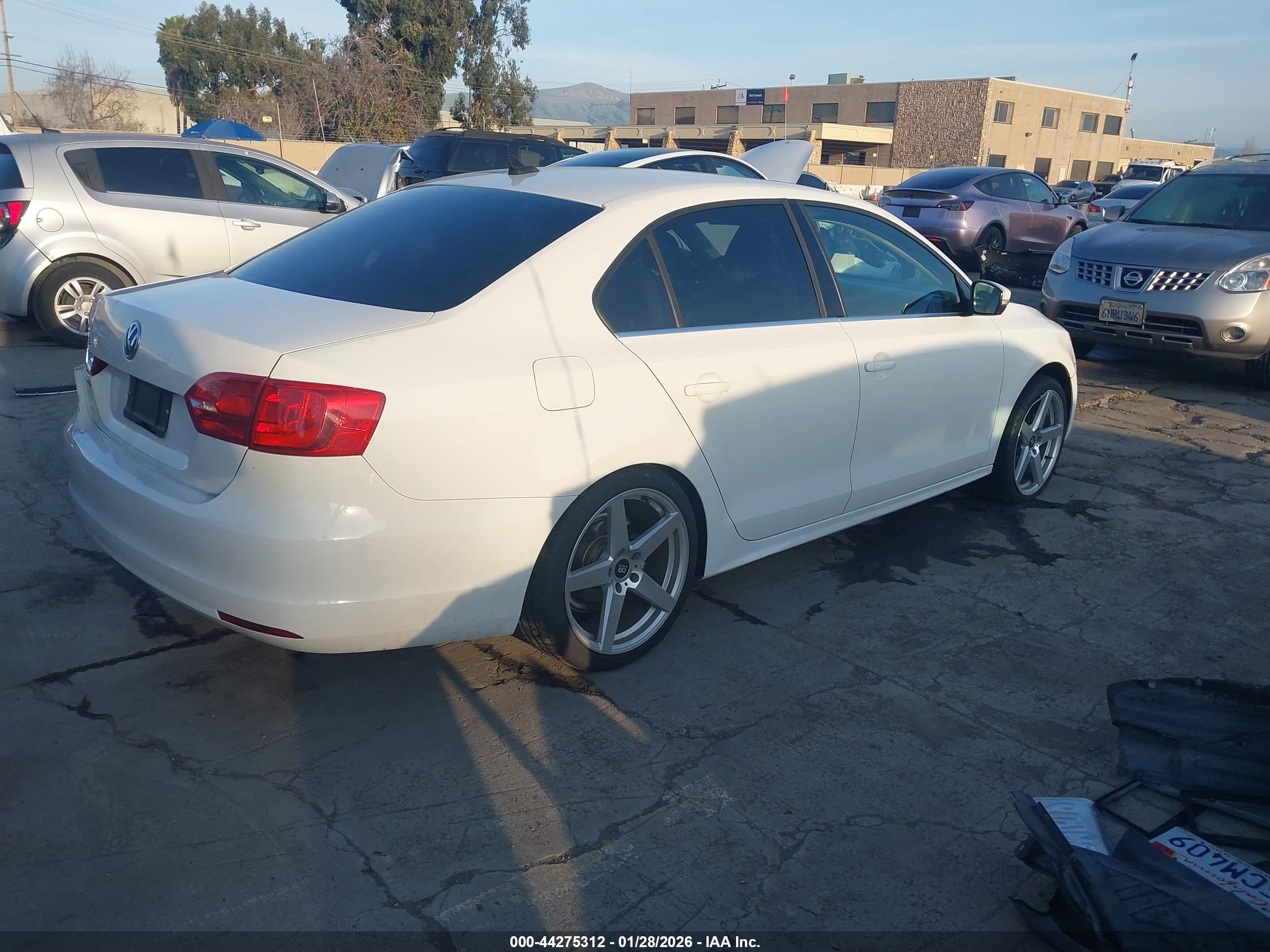 VOLKSWAGEN JETTA image 4