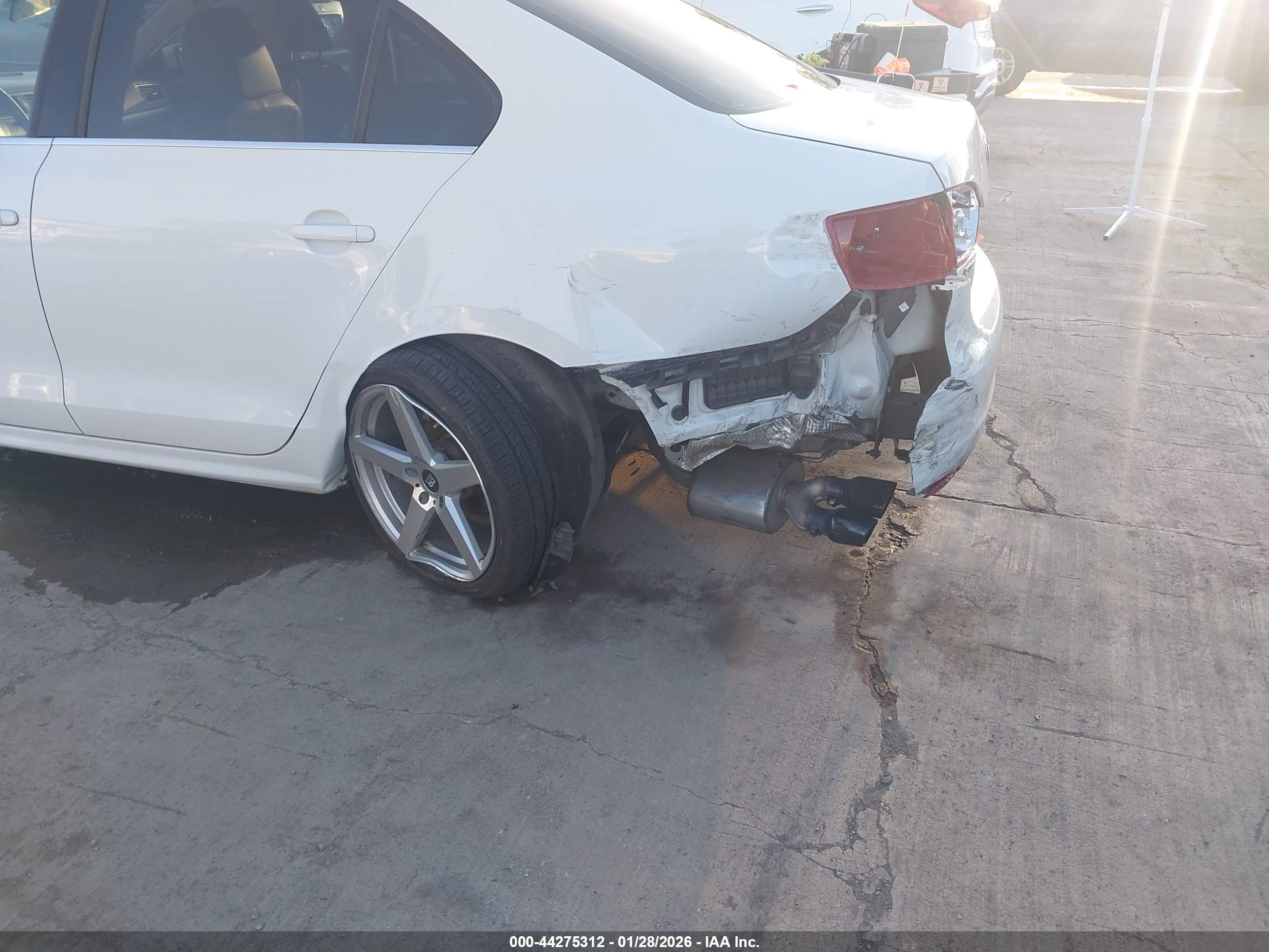 VOLKSWAGEN JETTA image 6