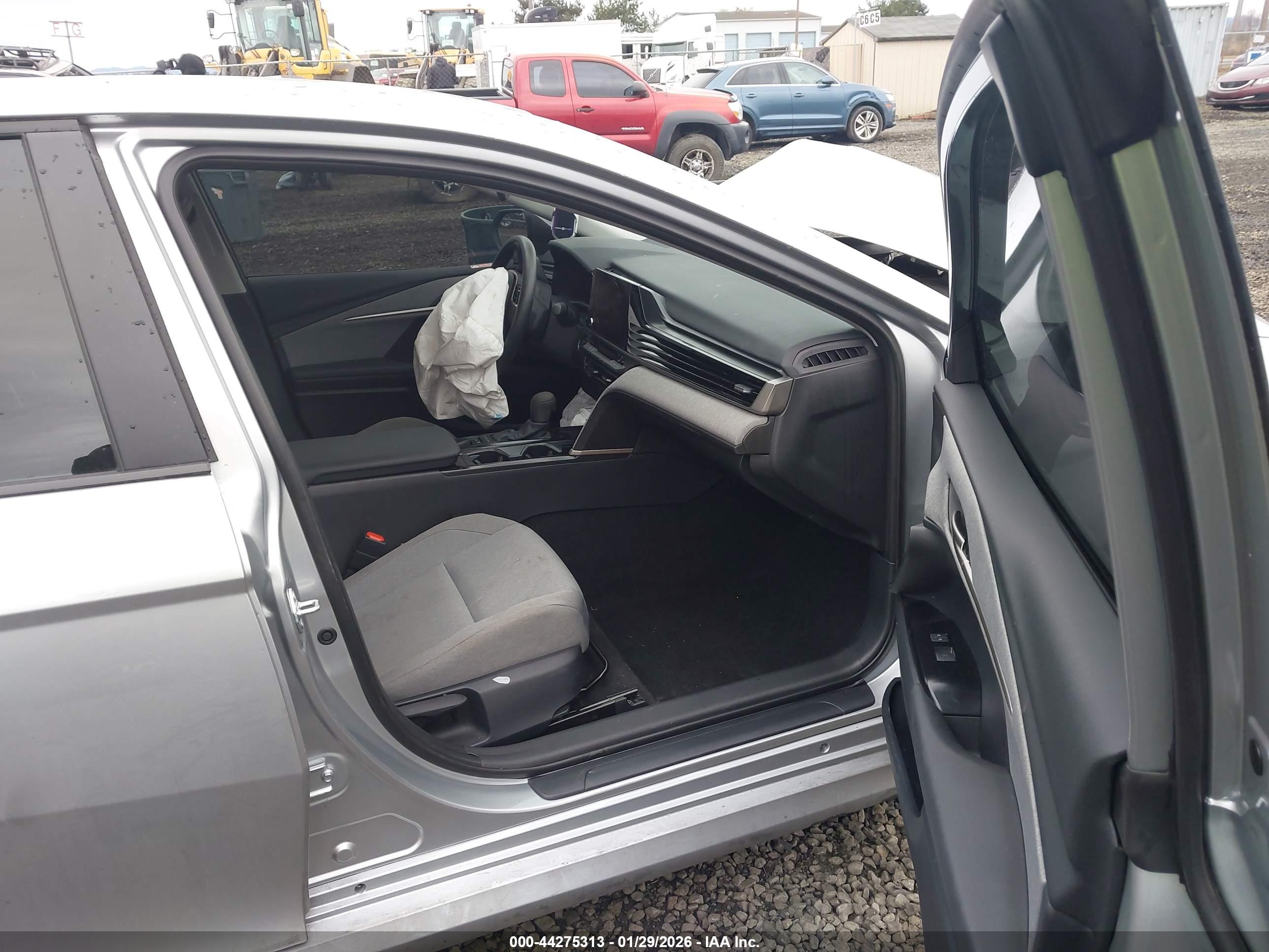 TOYOTA CAMRY image 5