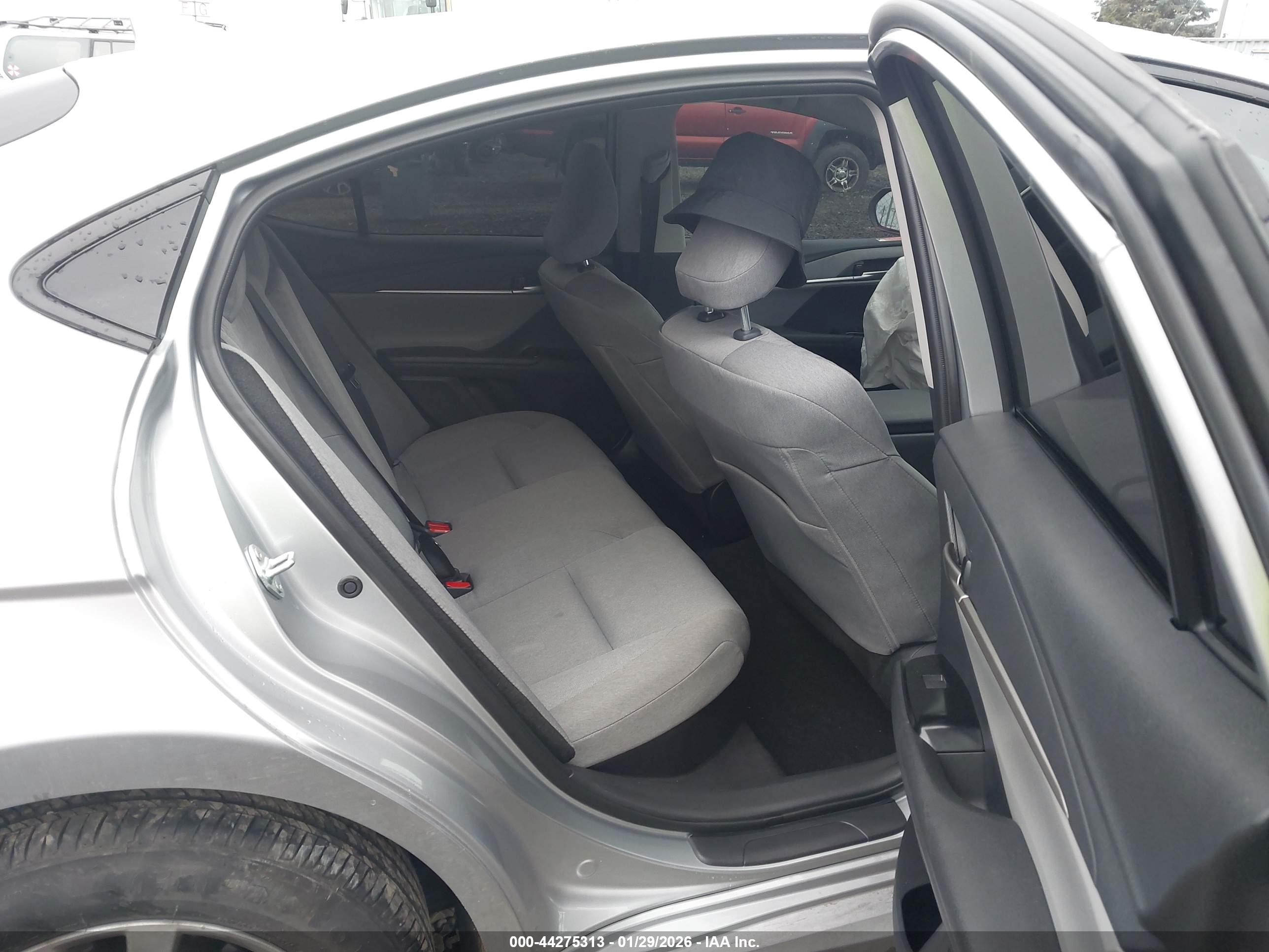 TOYOTA CAMRY image 8