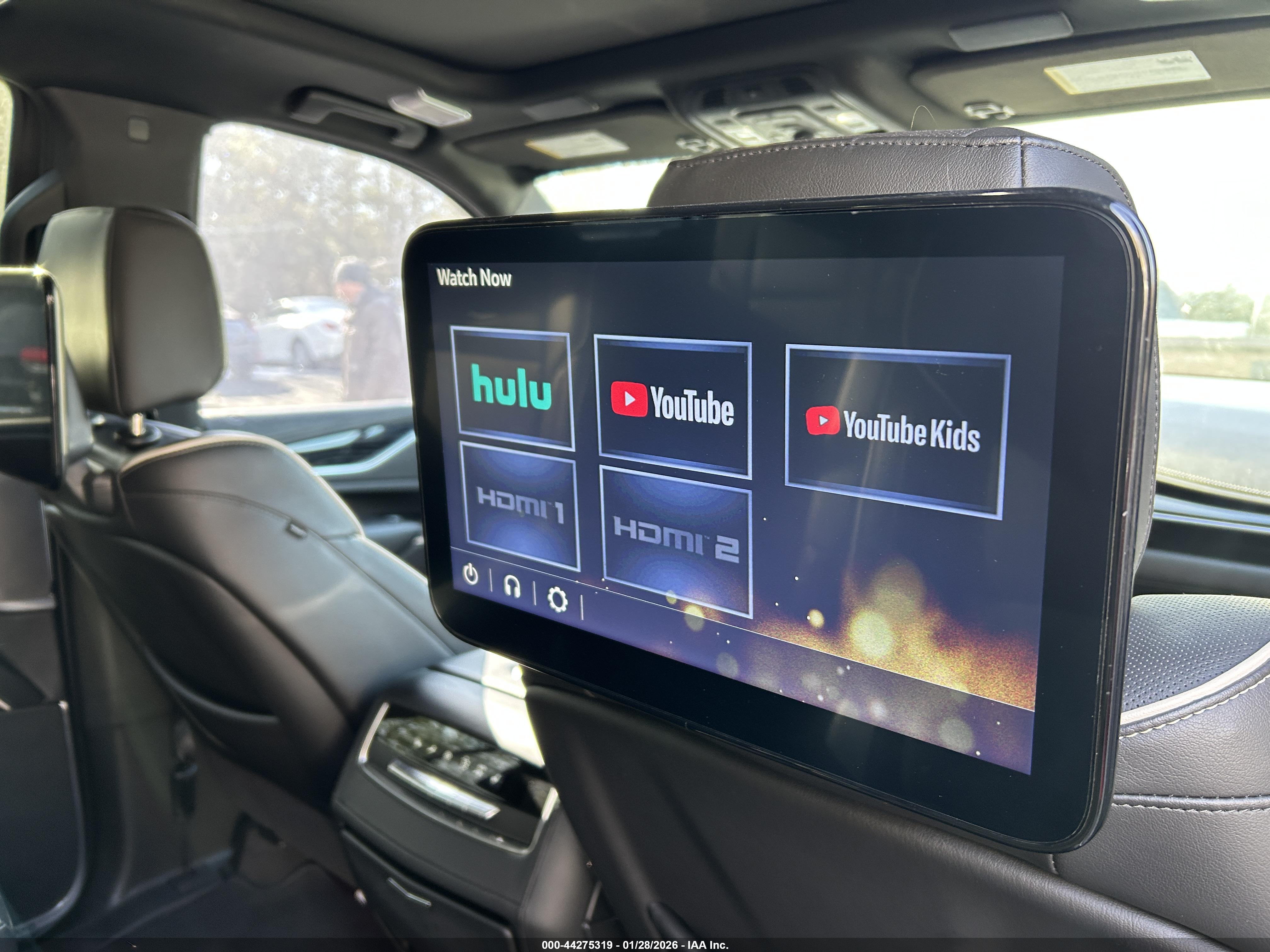 CADILLAC ESCALADE image 6