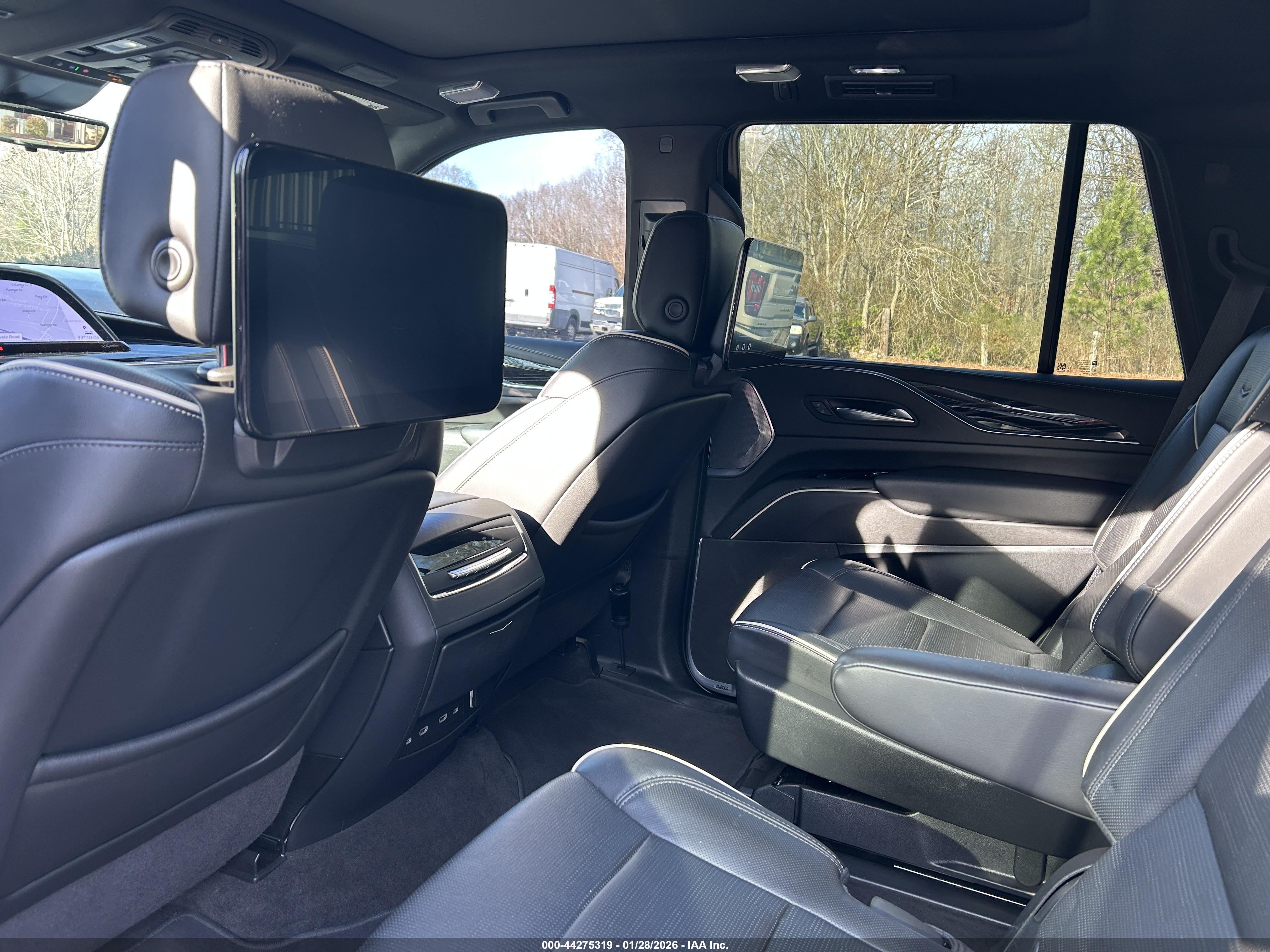 CADILLAC ESCALADE image 8