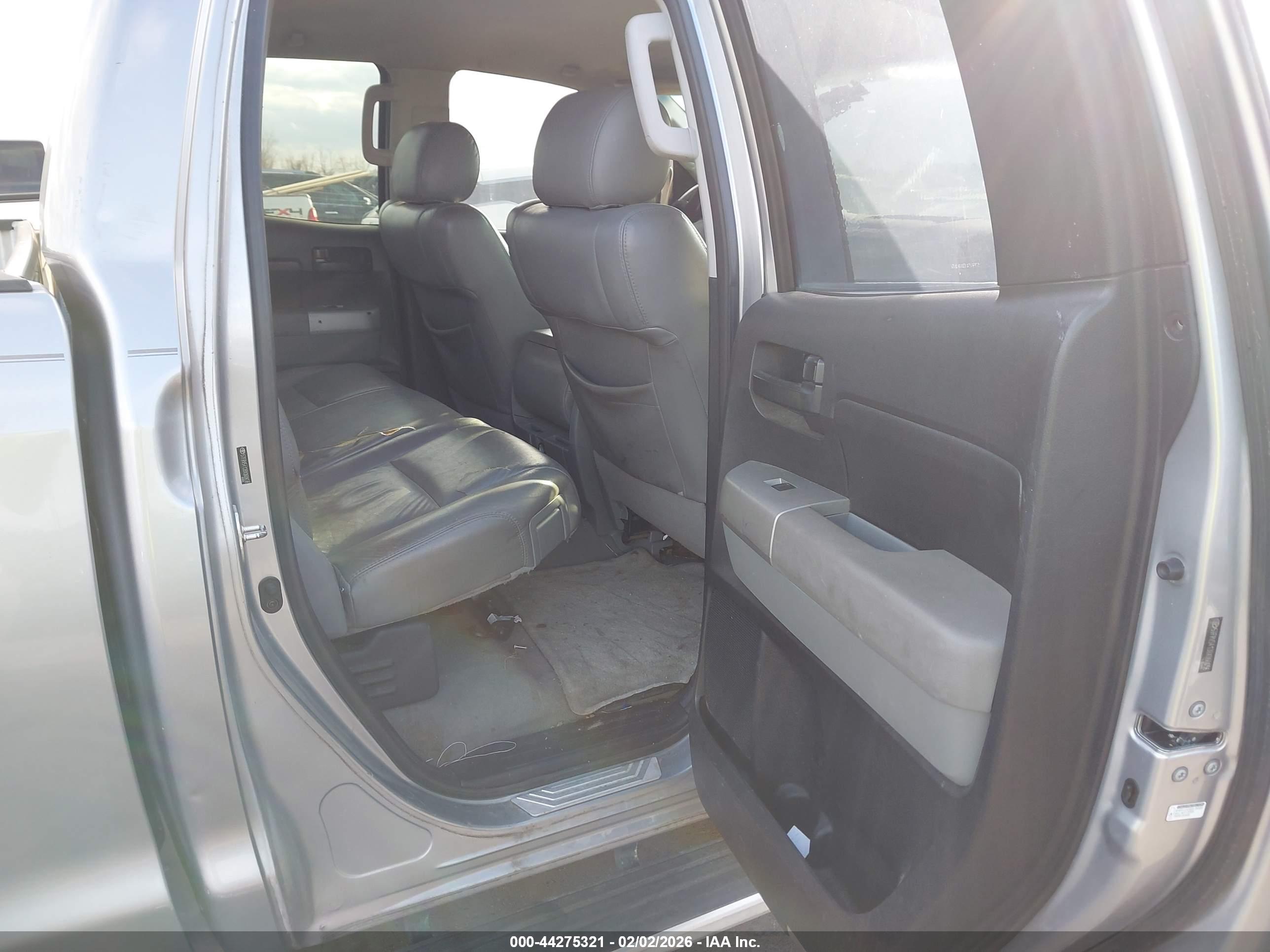 TOYOTA TUNDRA image 8