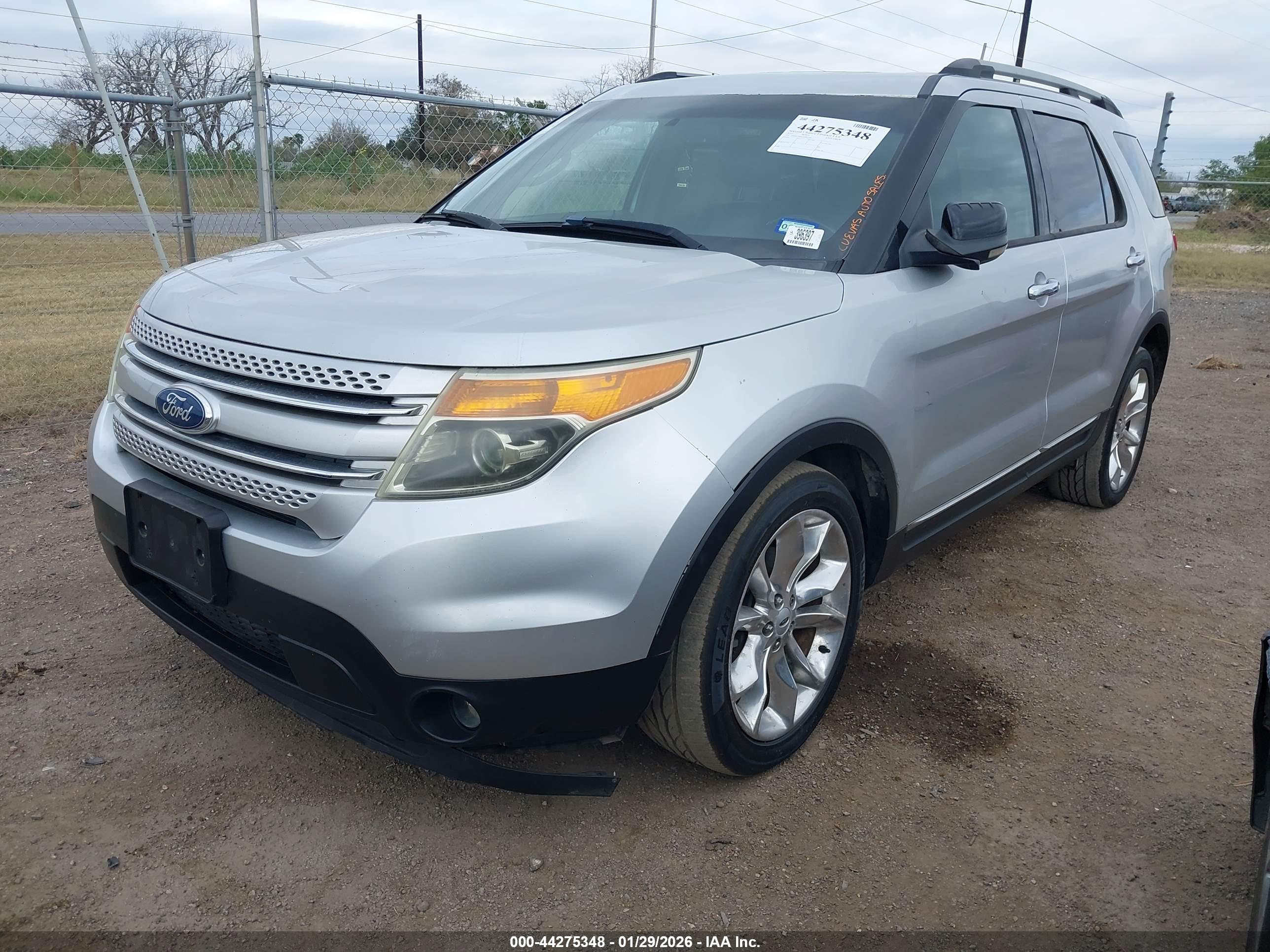FORD EXPLORER image 2