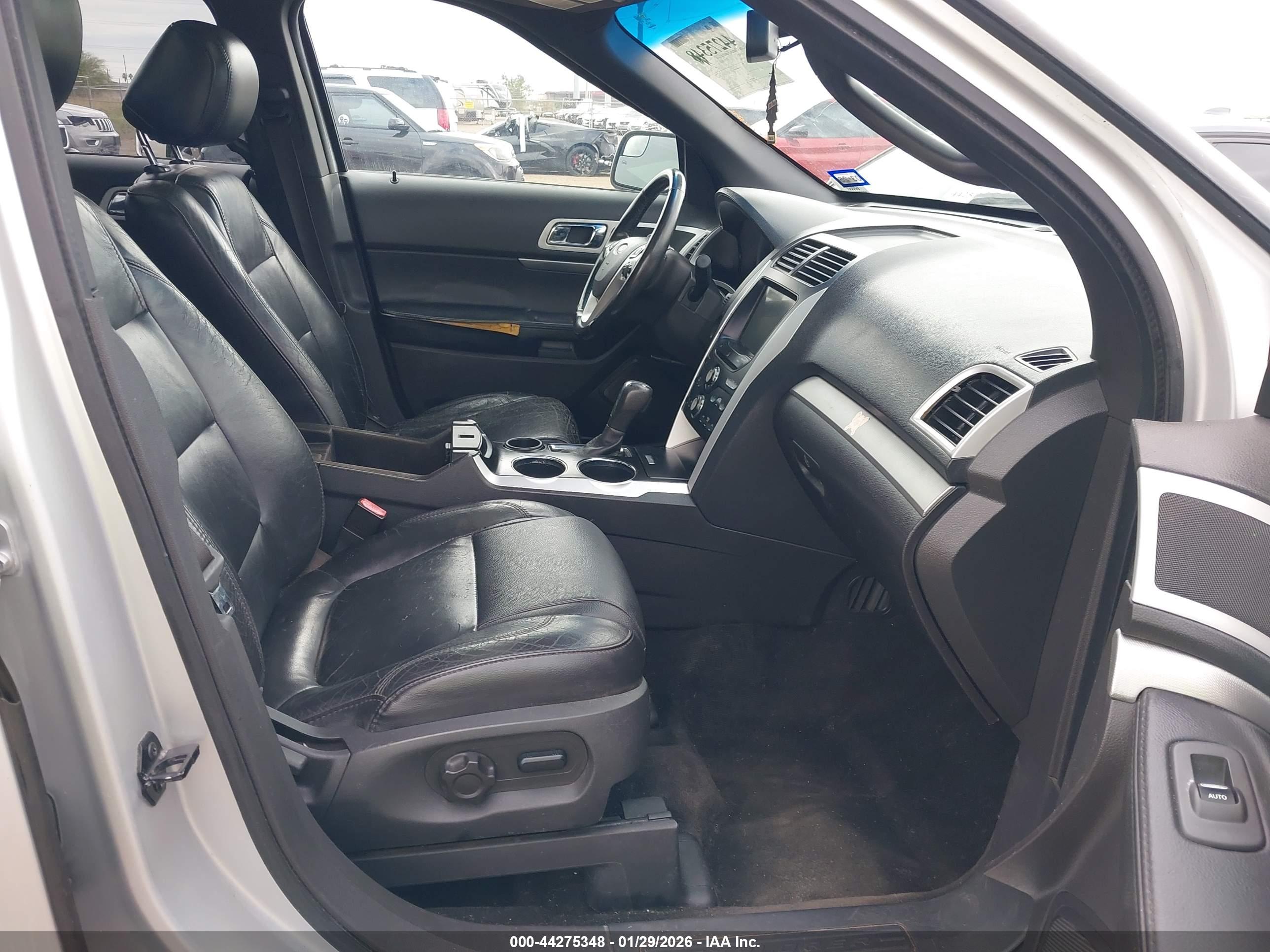 FORD EXPLORER image 5