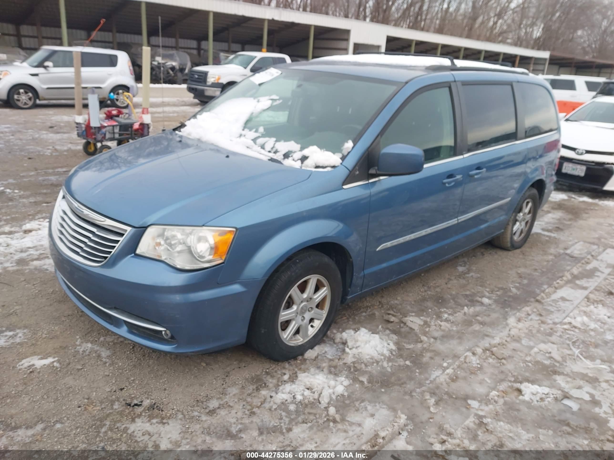 CHRYSLER TOWN image 2