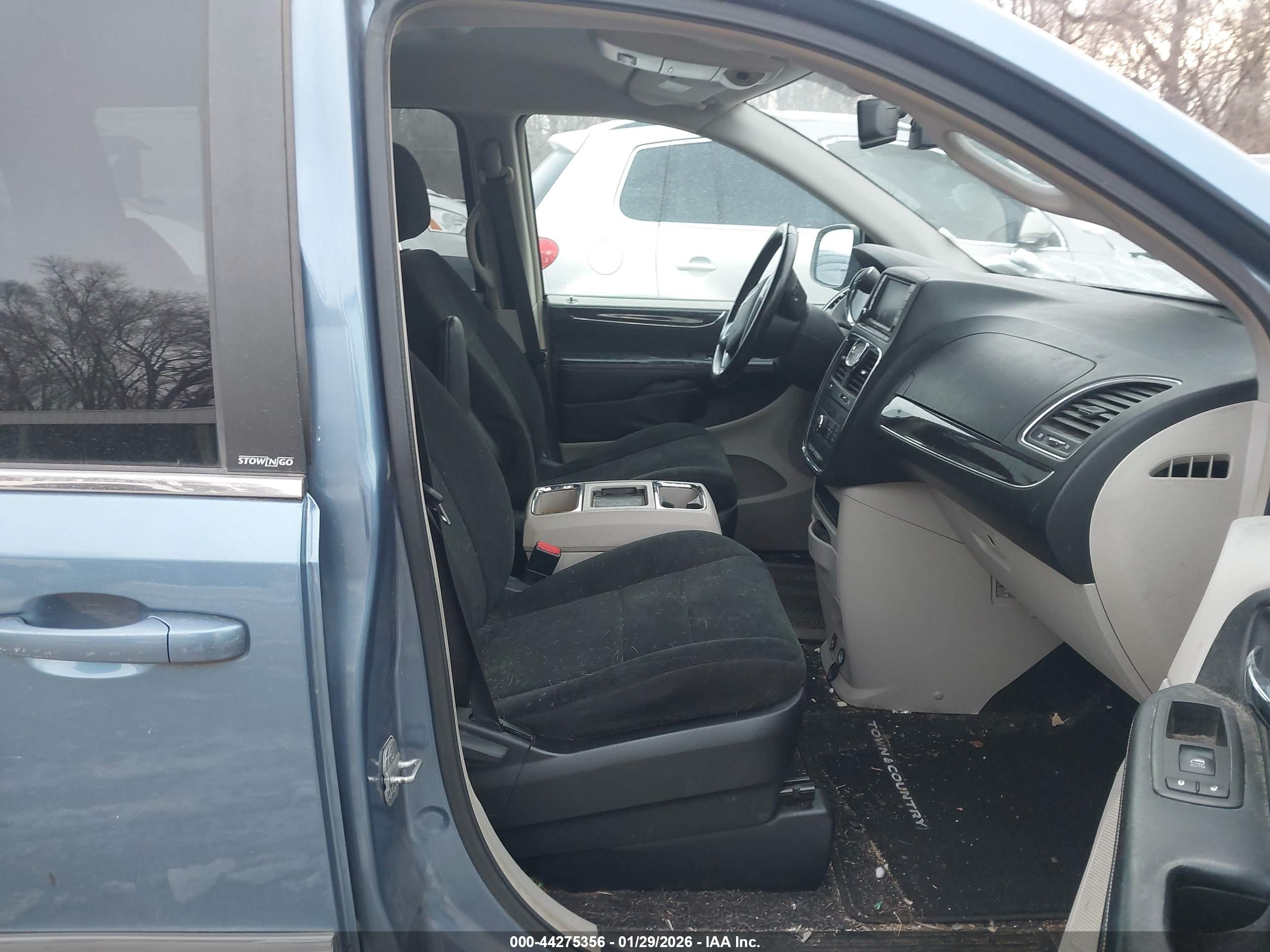 CHRYSLER TOWN image 5