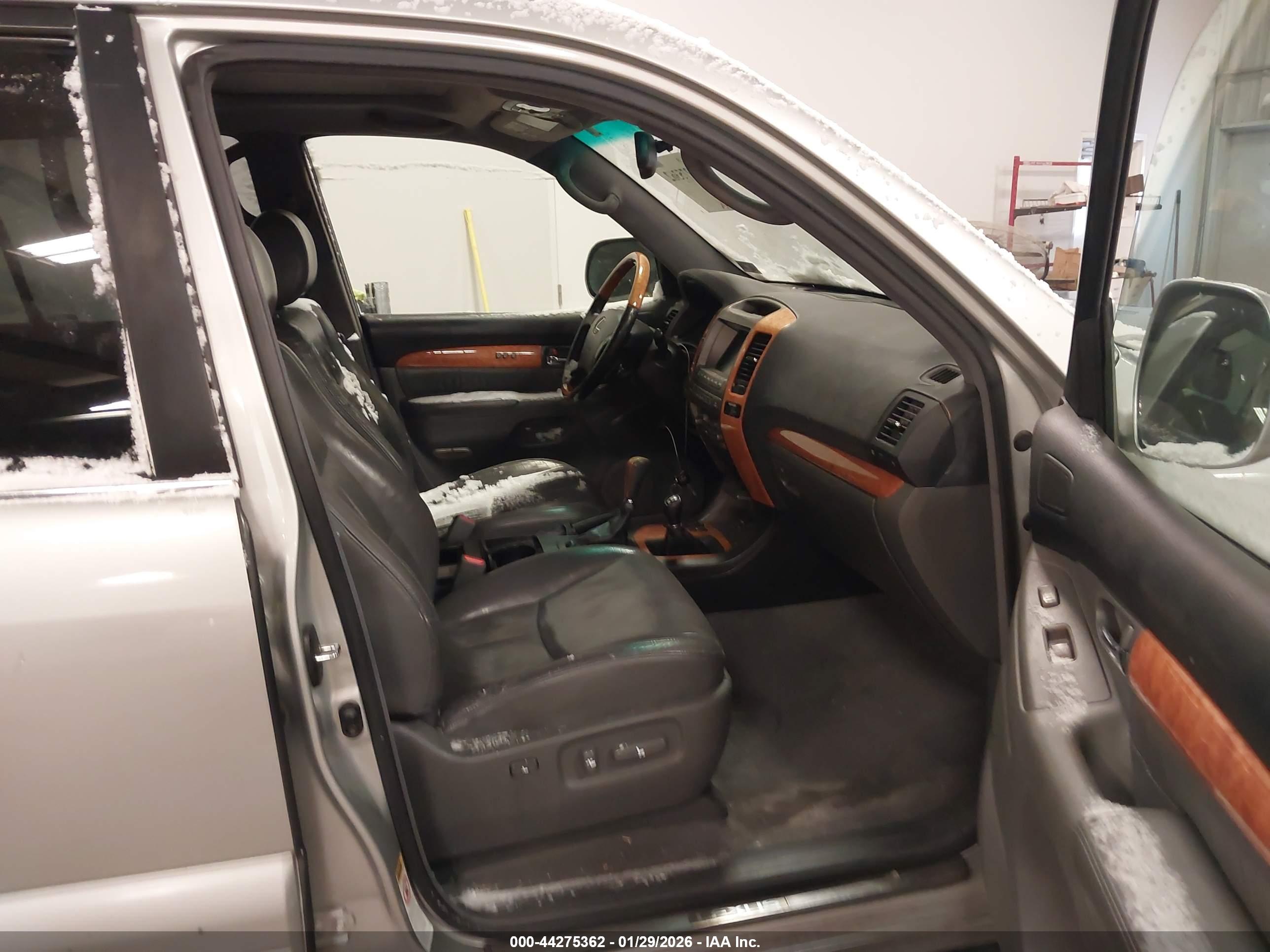 LEXUS GX image 5