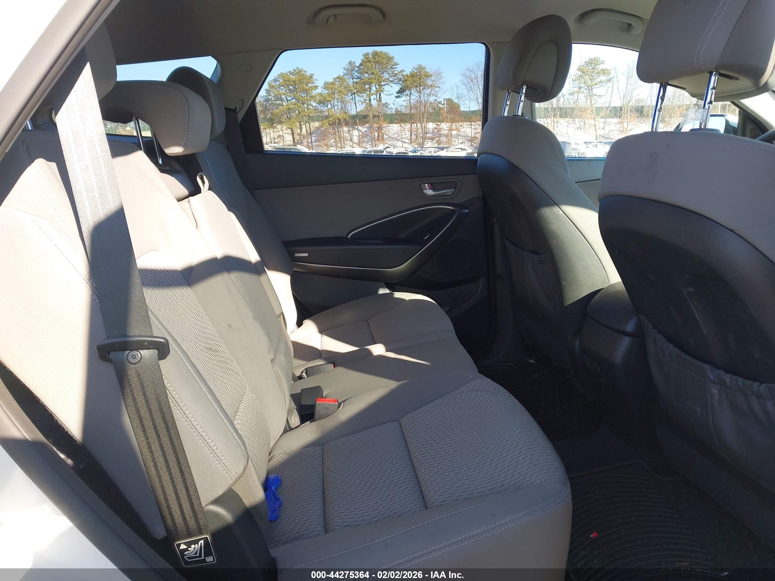 HYUNDAI SANTA image 8