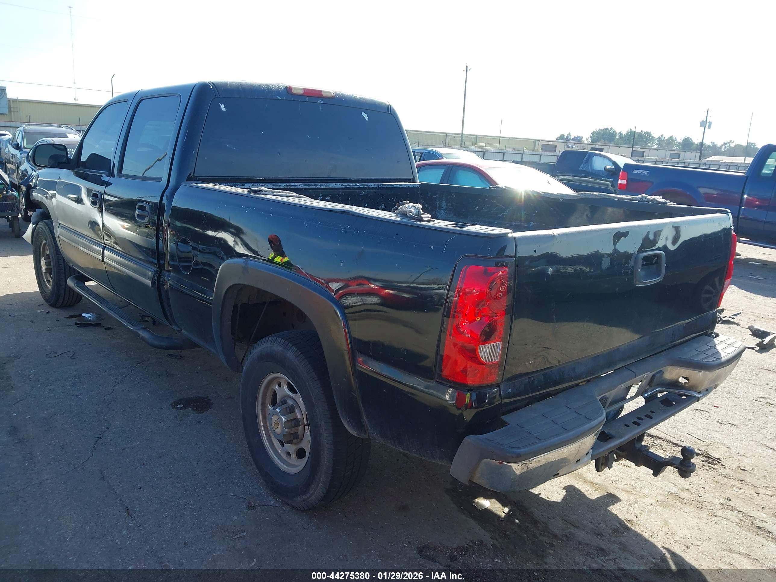 CHEVROLET SILVERADO image 3