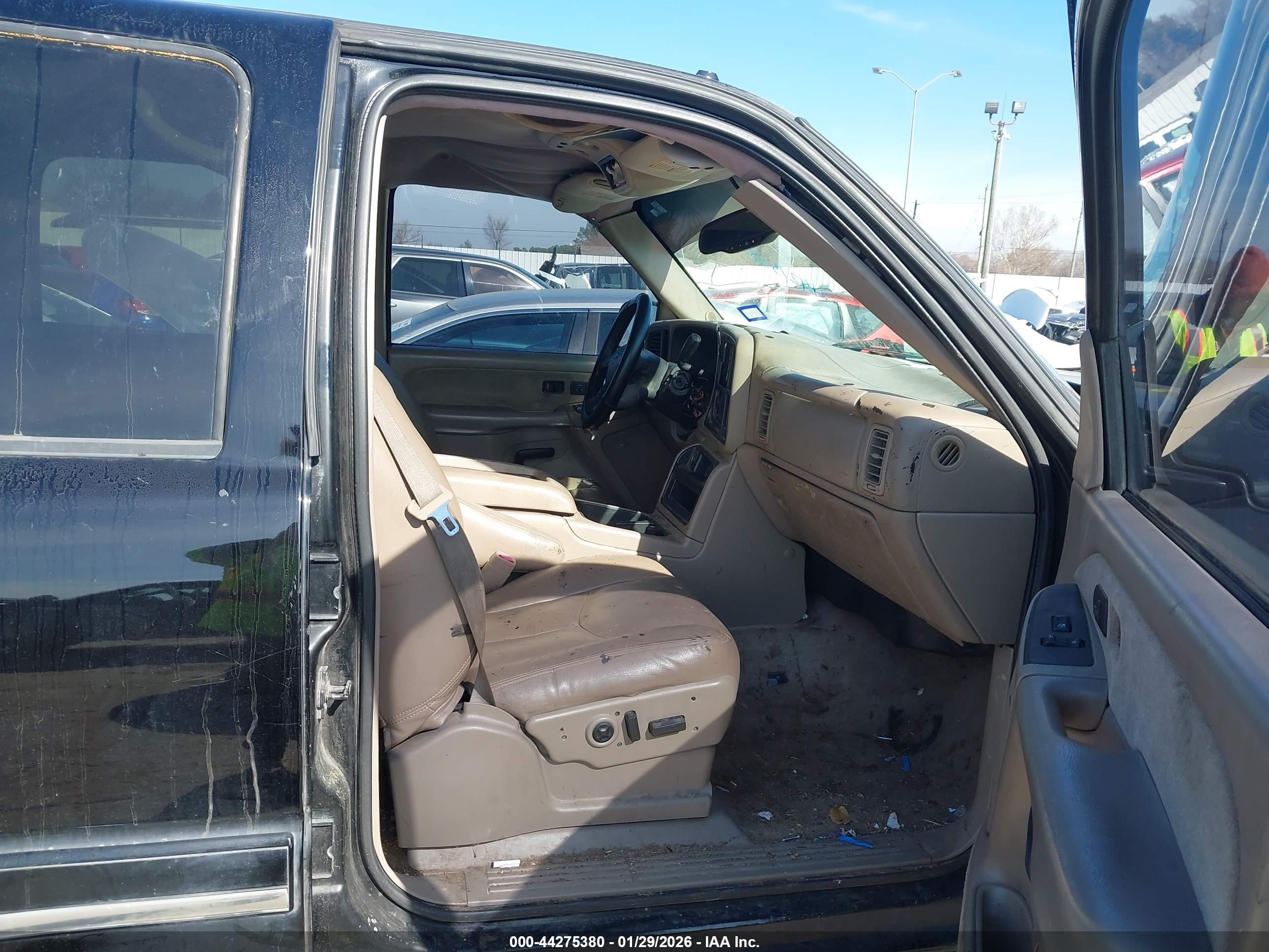 CHEVROLET SILVERADO image 5