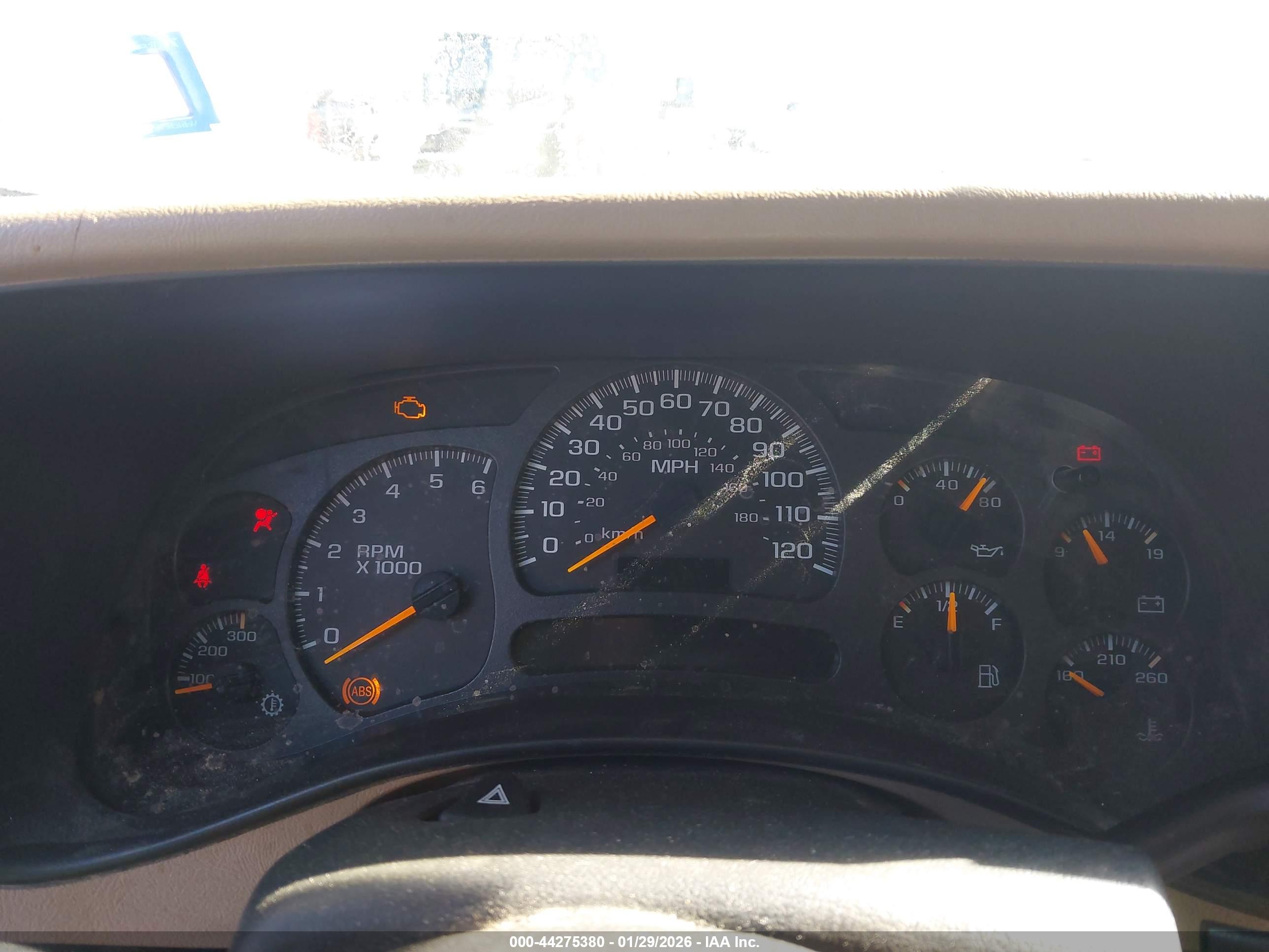 CHEVROLET SILVERADO image 7