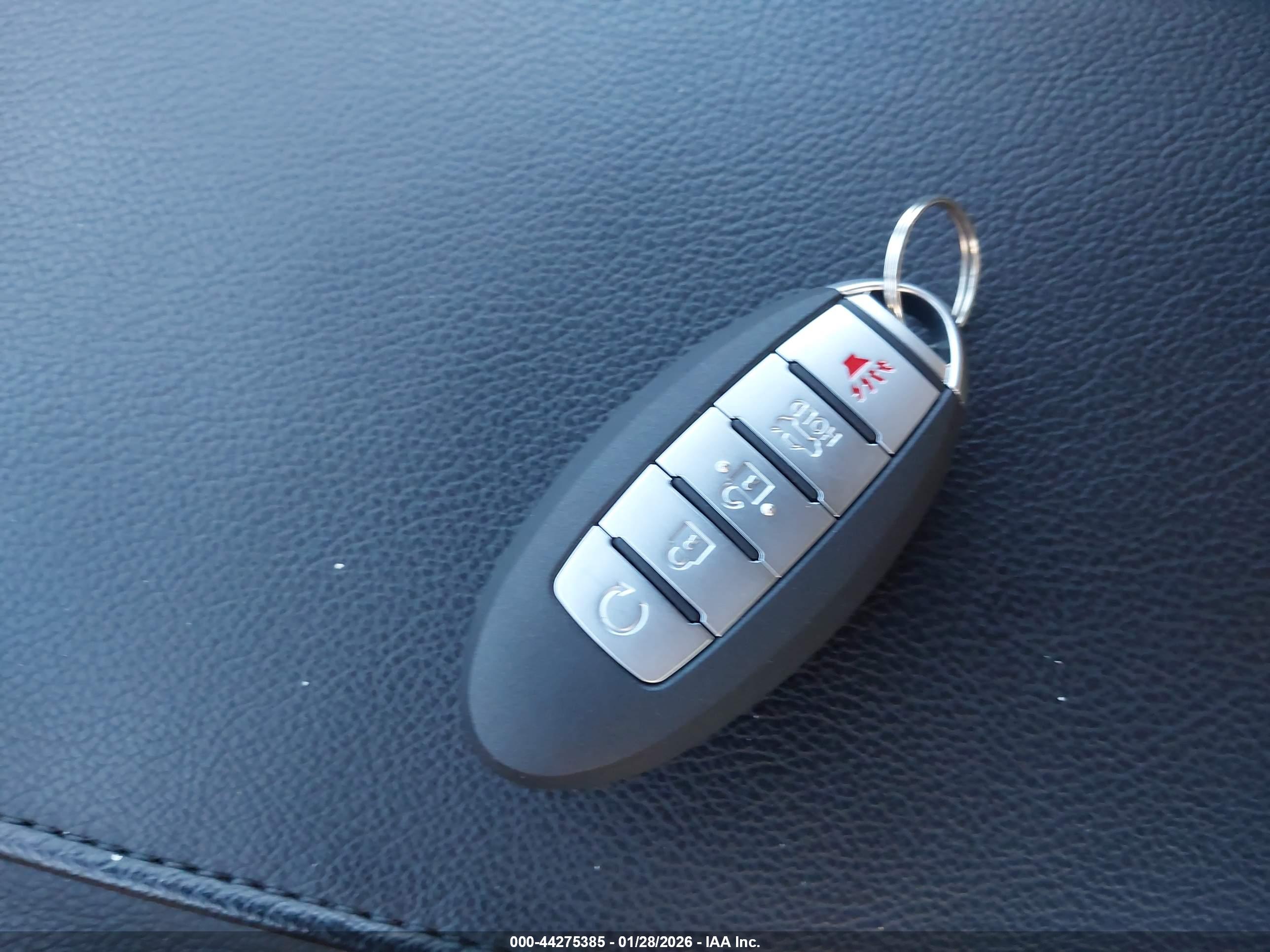 NISSAN MAXIMA image 11