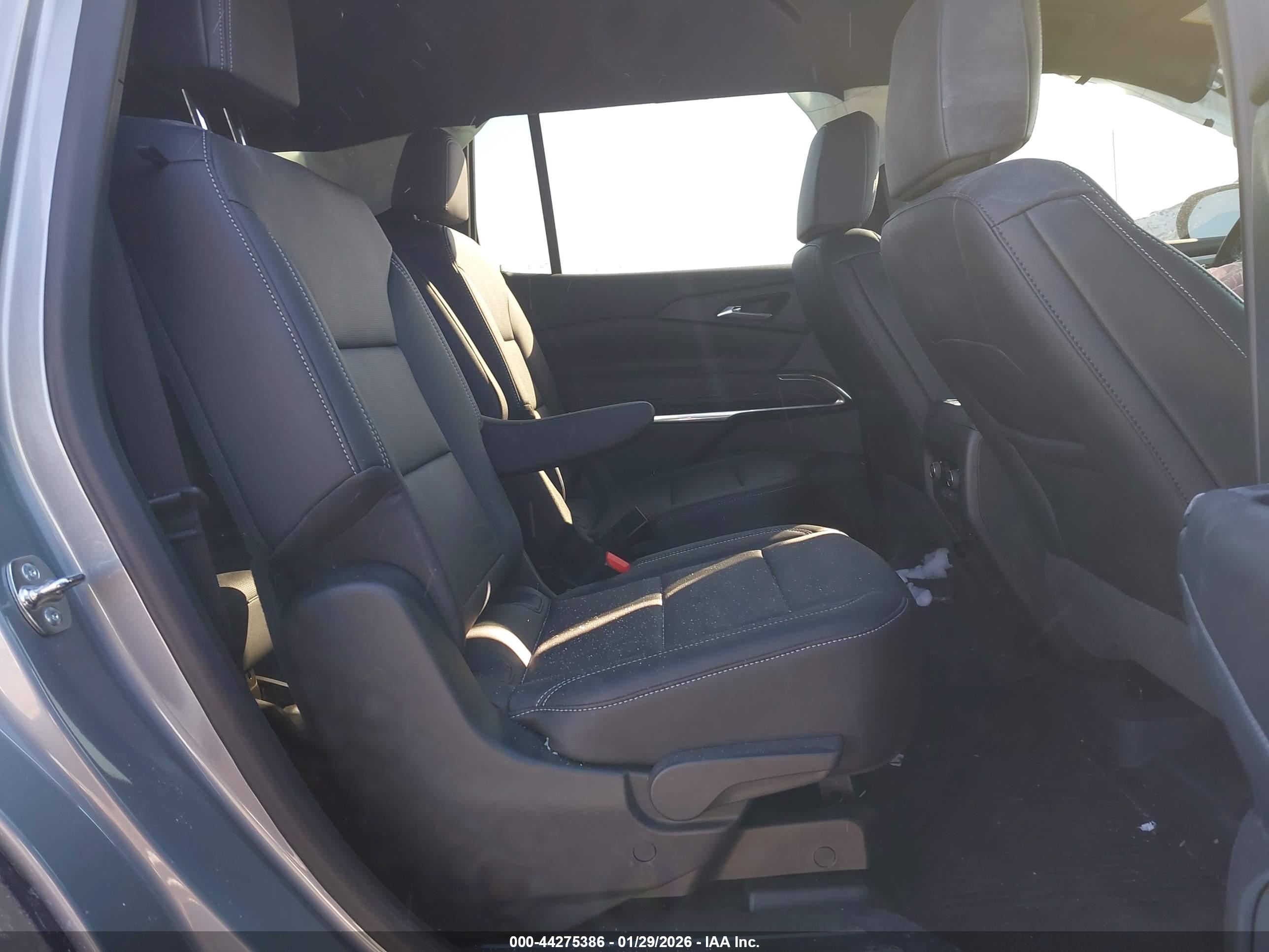 CHEVROLET TRAVERSE image 8