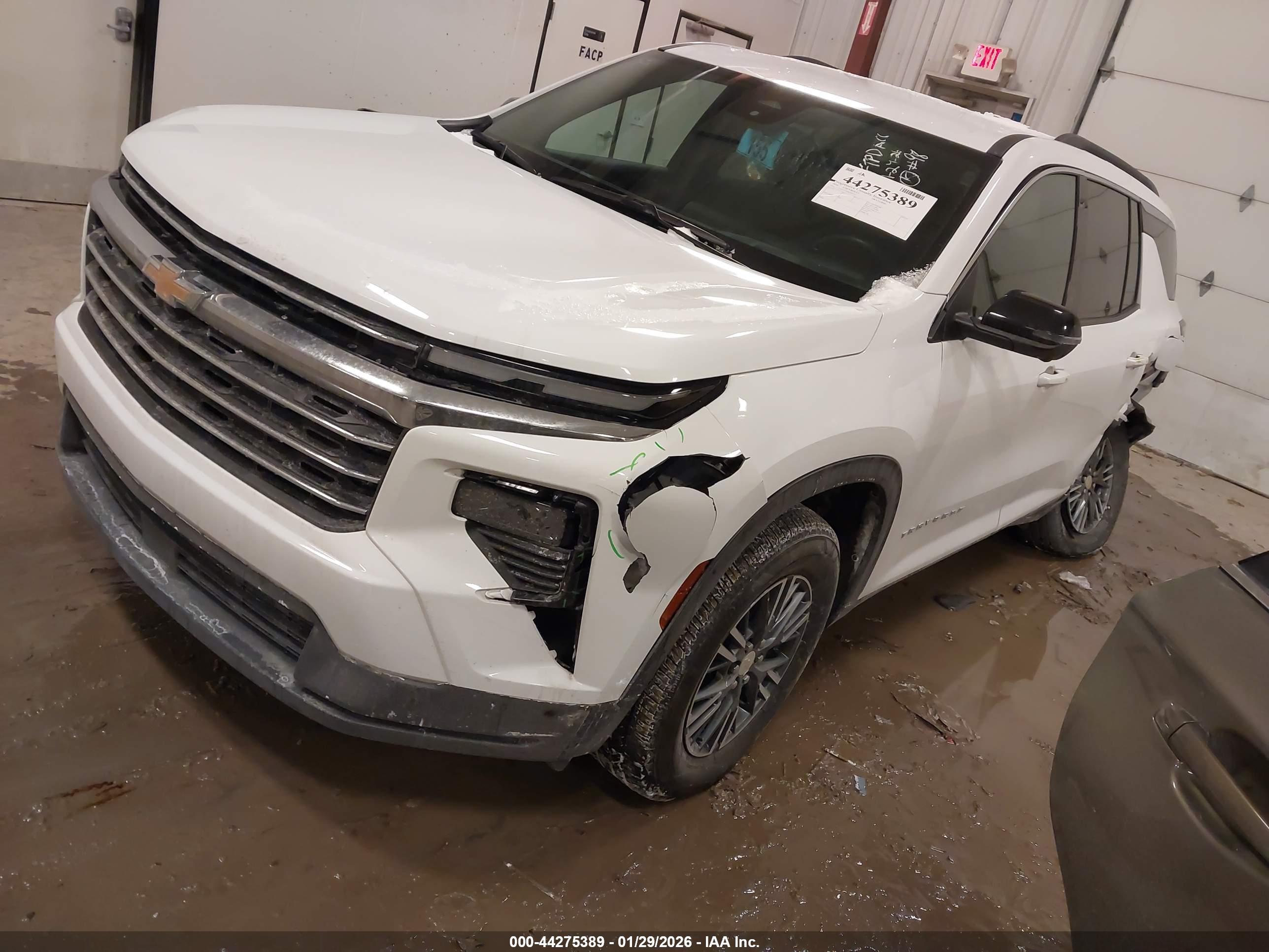 CHEVROLET TRAVERSE image 2