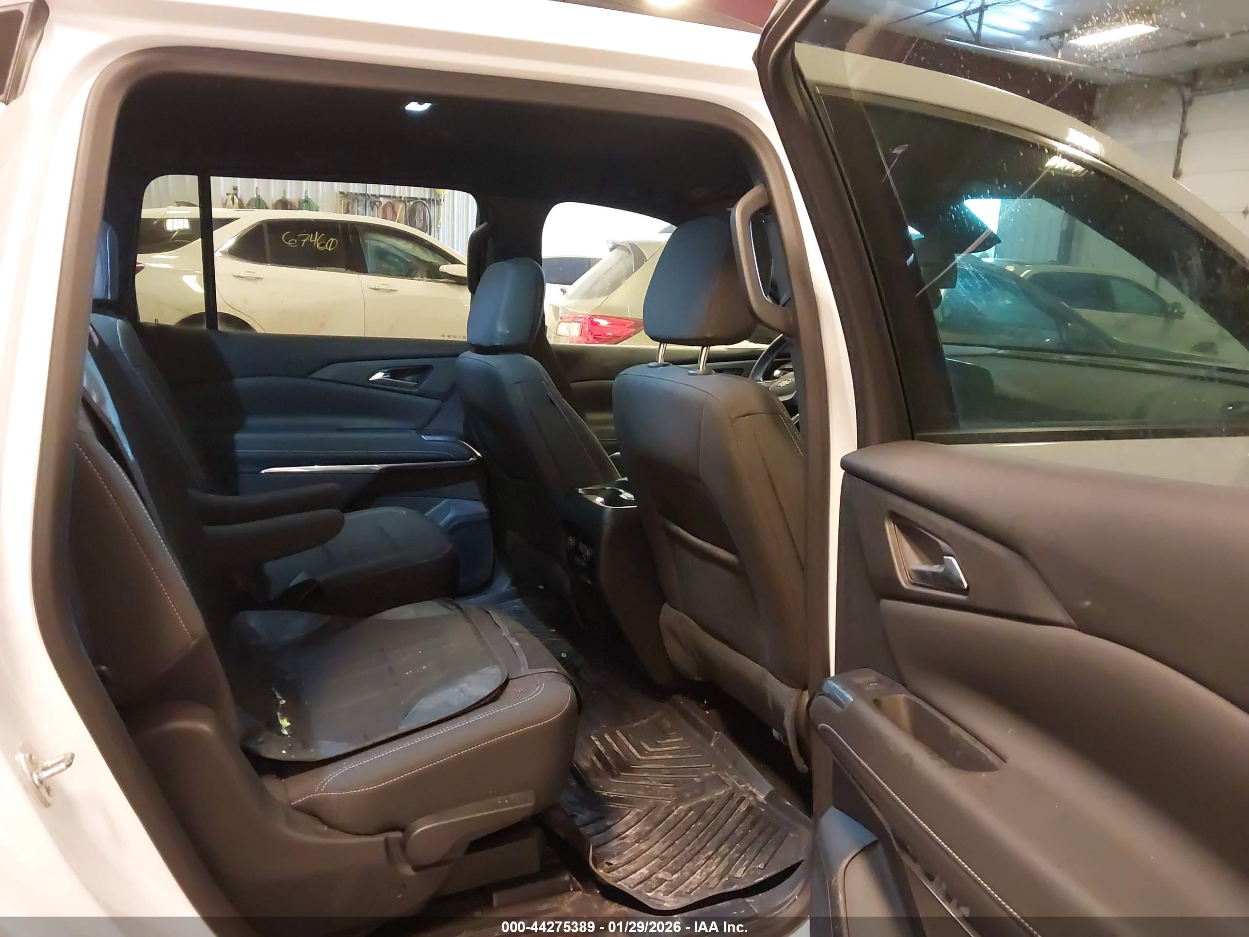CHEVROLET TRAVERSE image 8