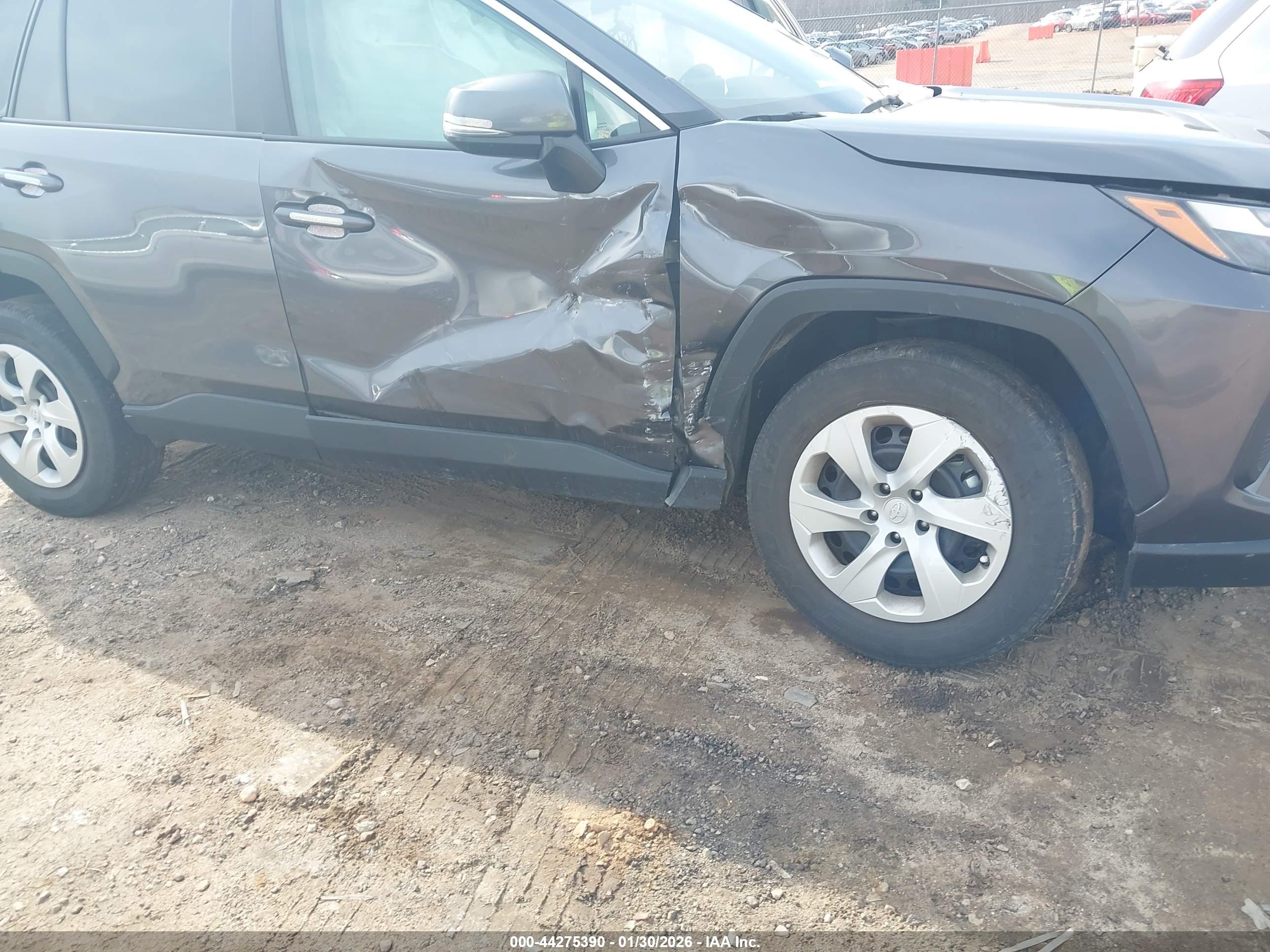 TOYOTA RAV4 image 6