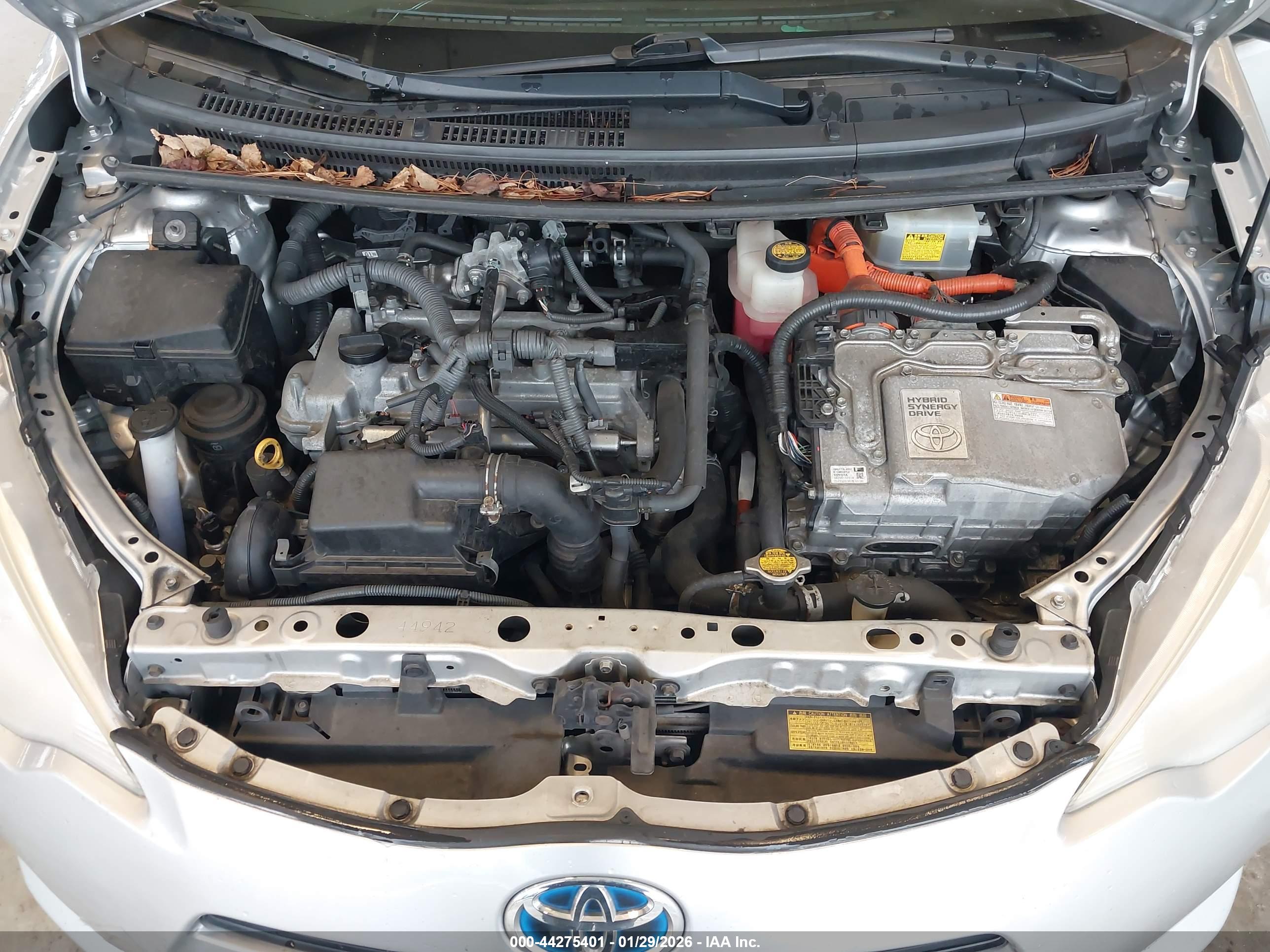 TOYOTA PRIUS image 10