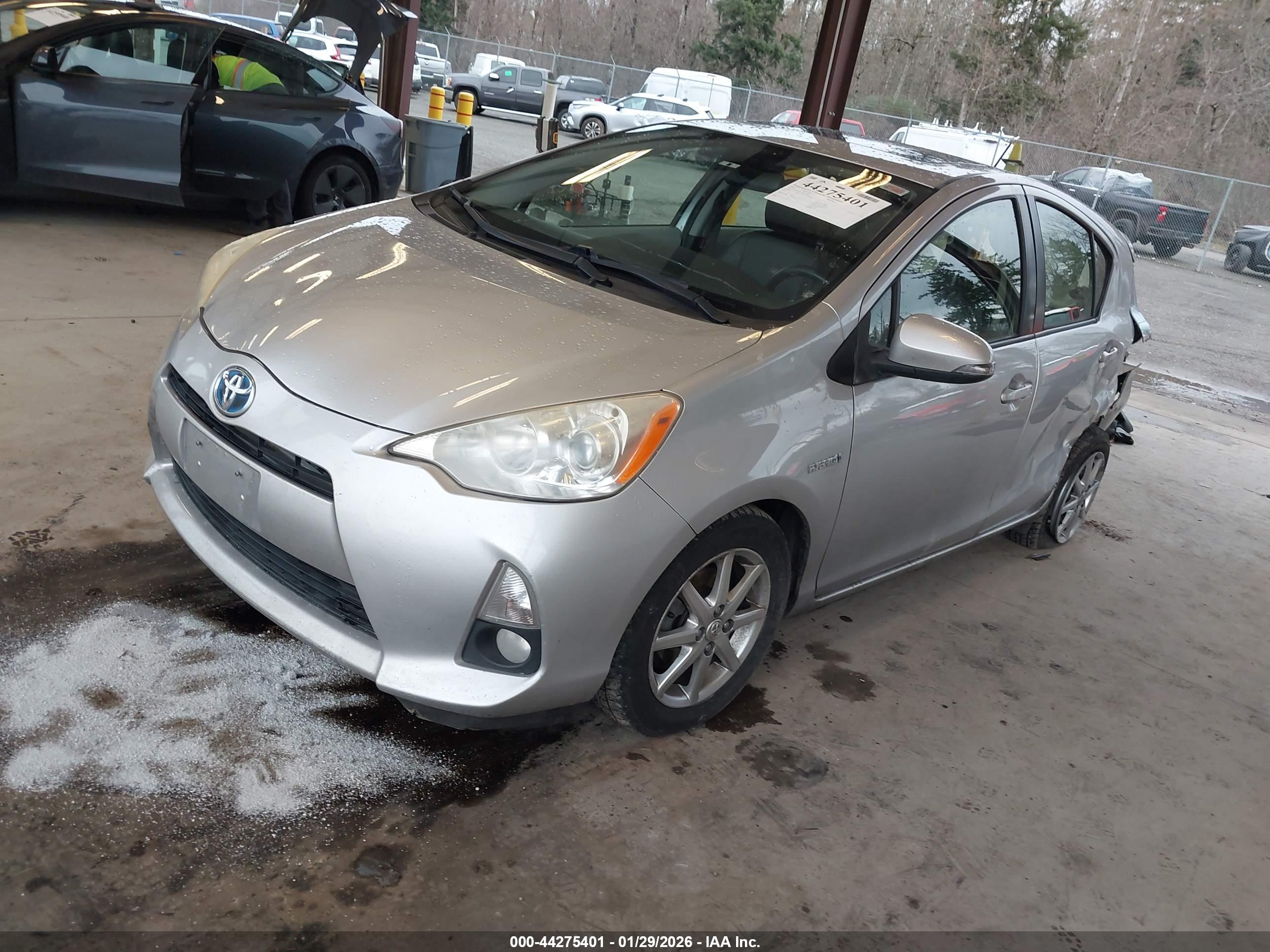TOYOTA PRIUS image 2