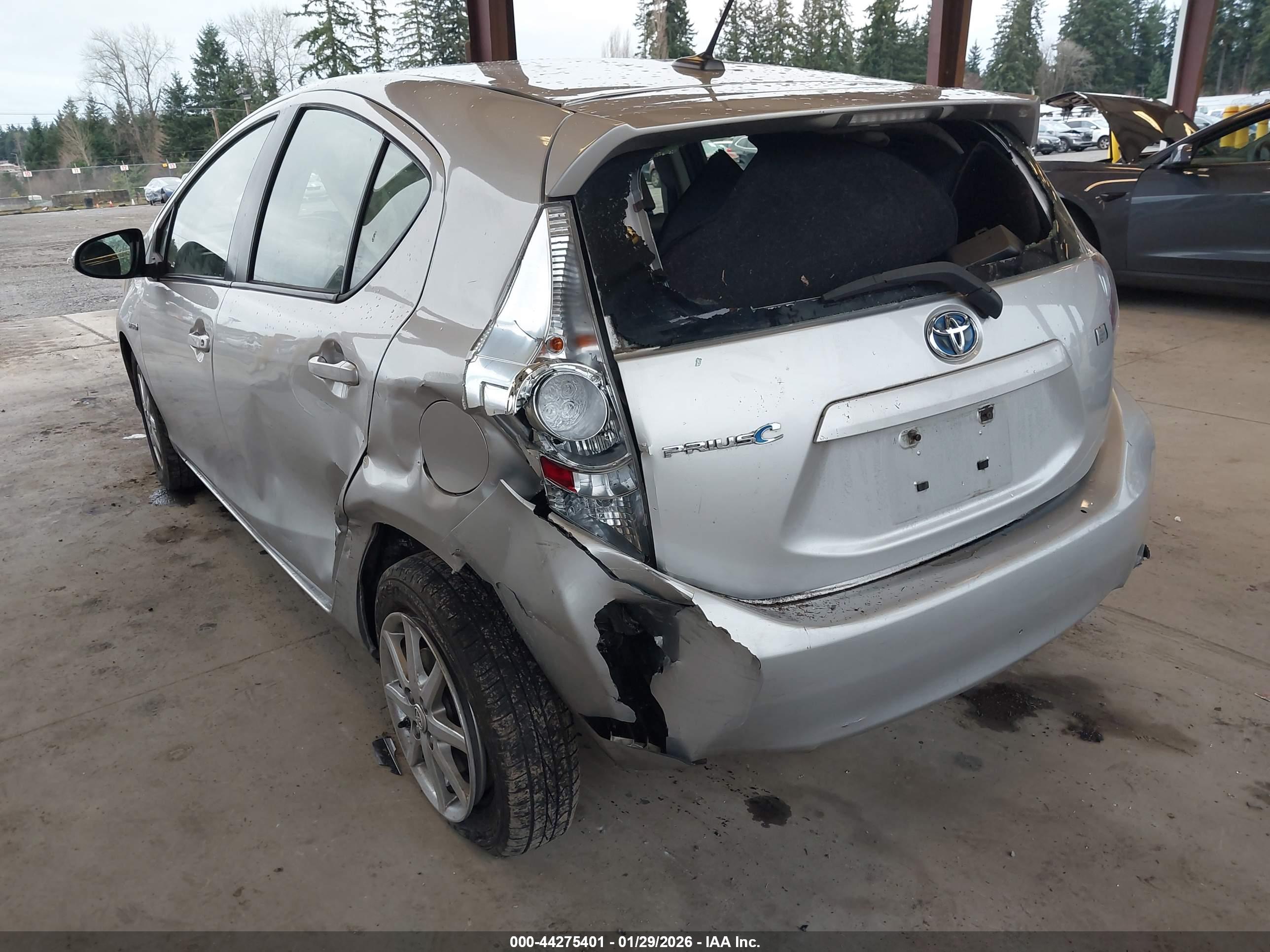 TOYOTA PRIUS image 6