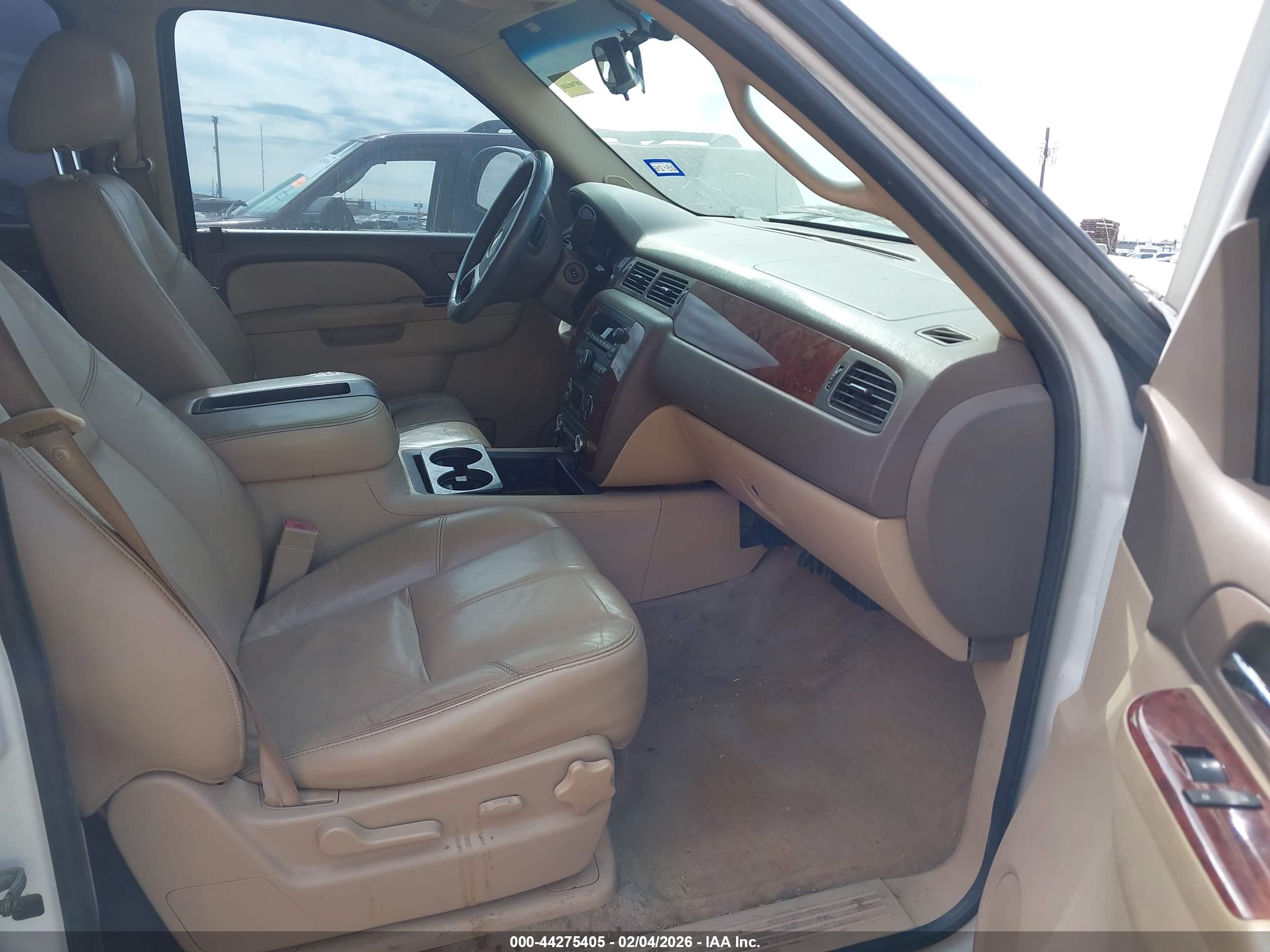 CHEVROLET TAHOE image 5