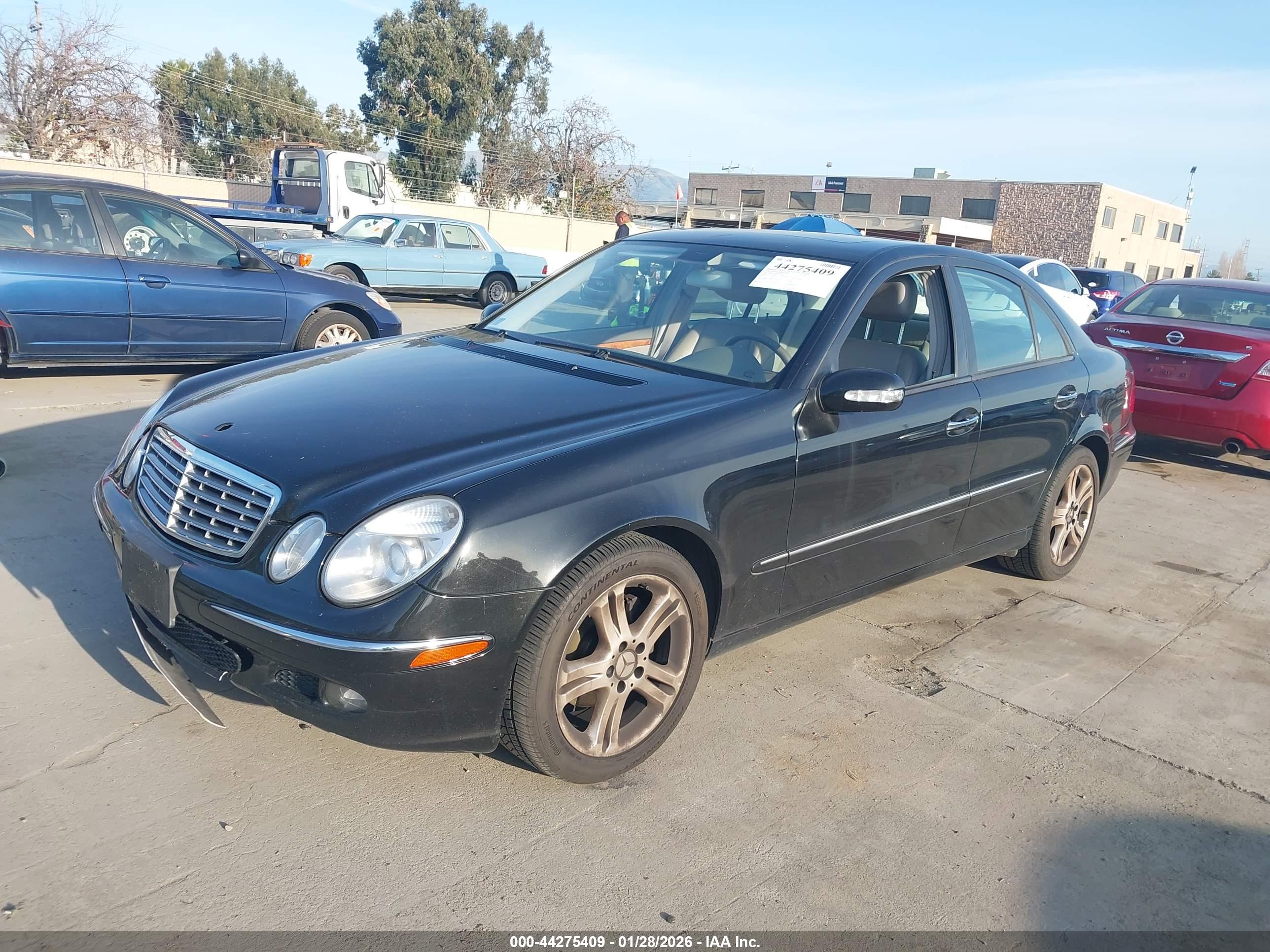 MERCEDES-BENZ E image 2