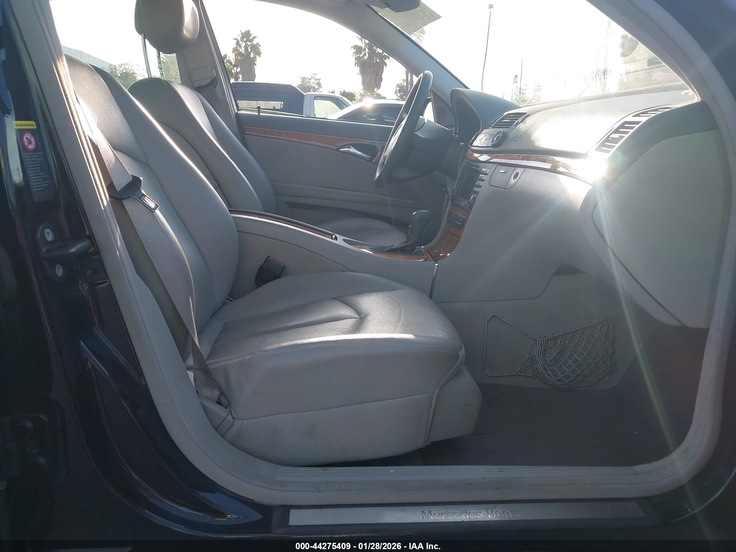 MERCEDES-BENZ E image 5