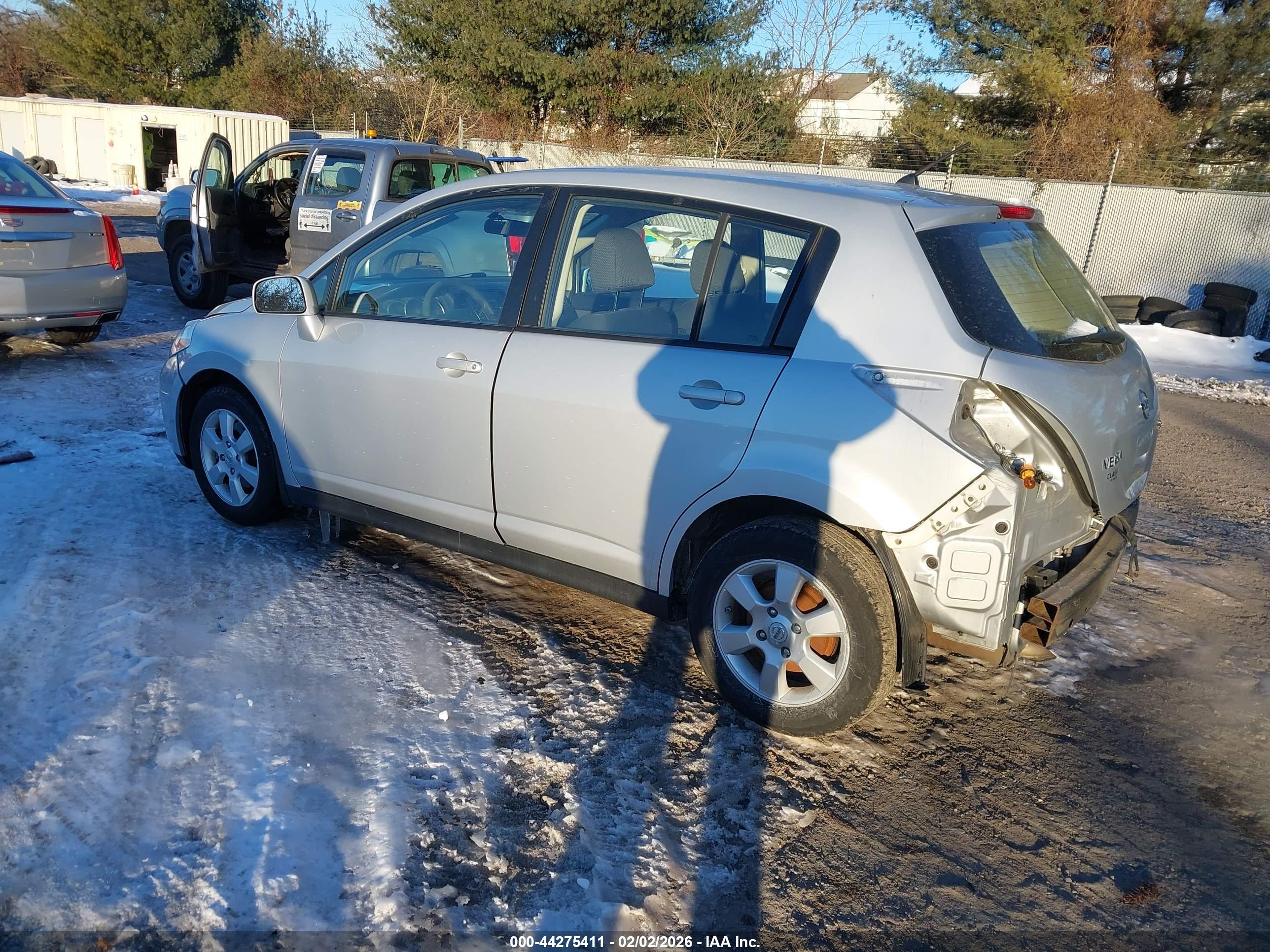 NISSAN VERSA image 3