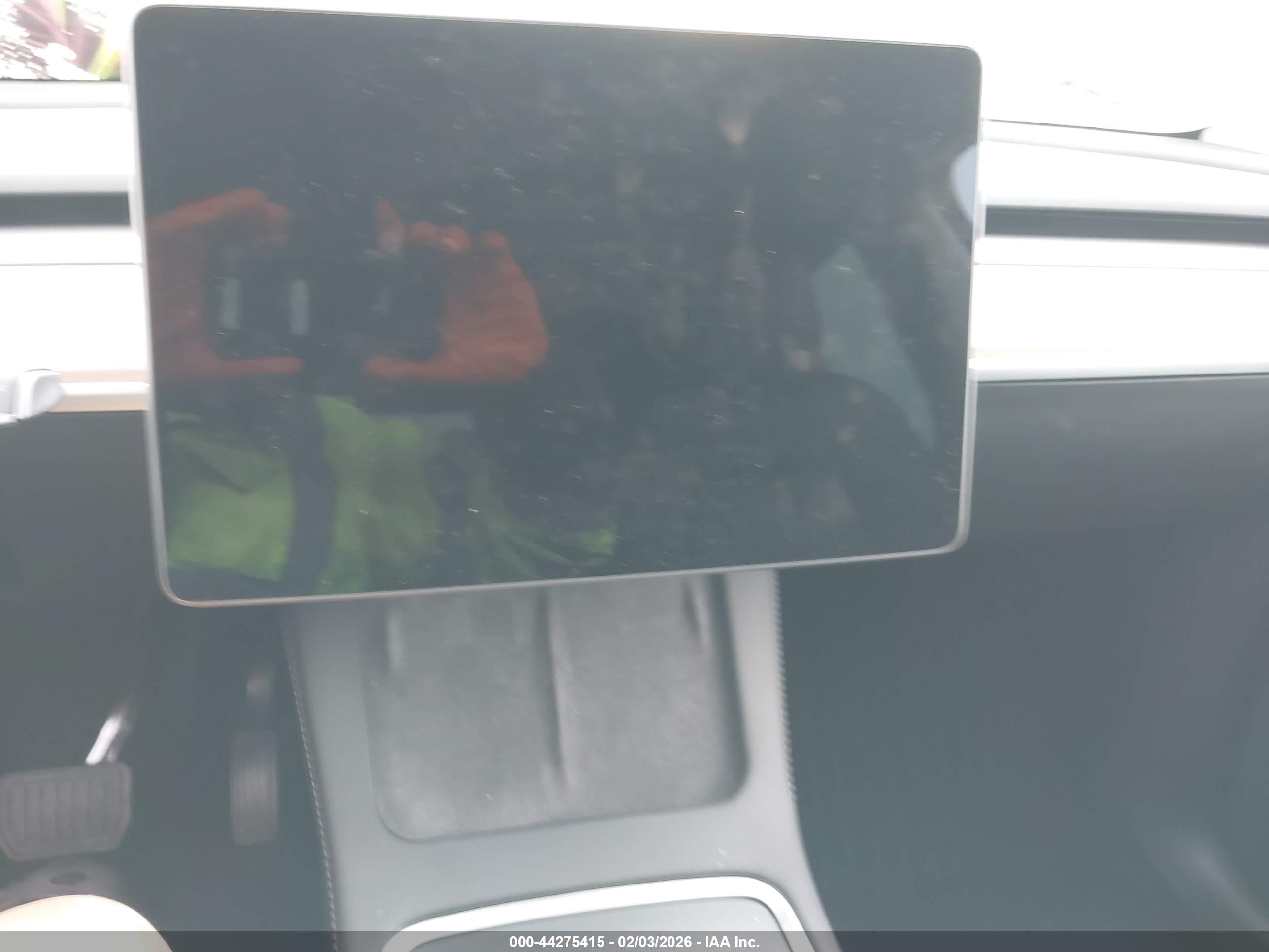 TESLA MODEL image 7