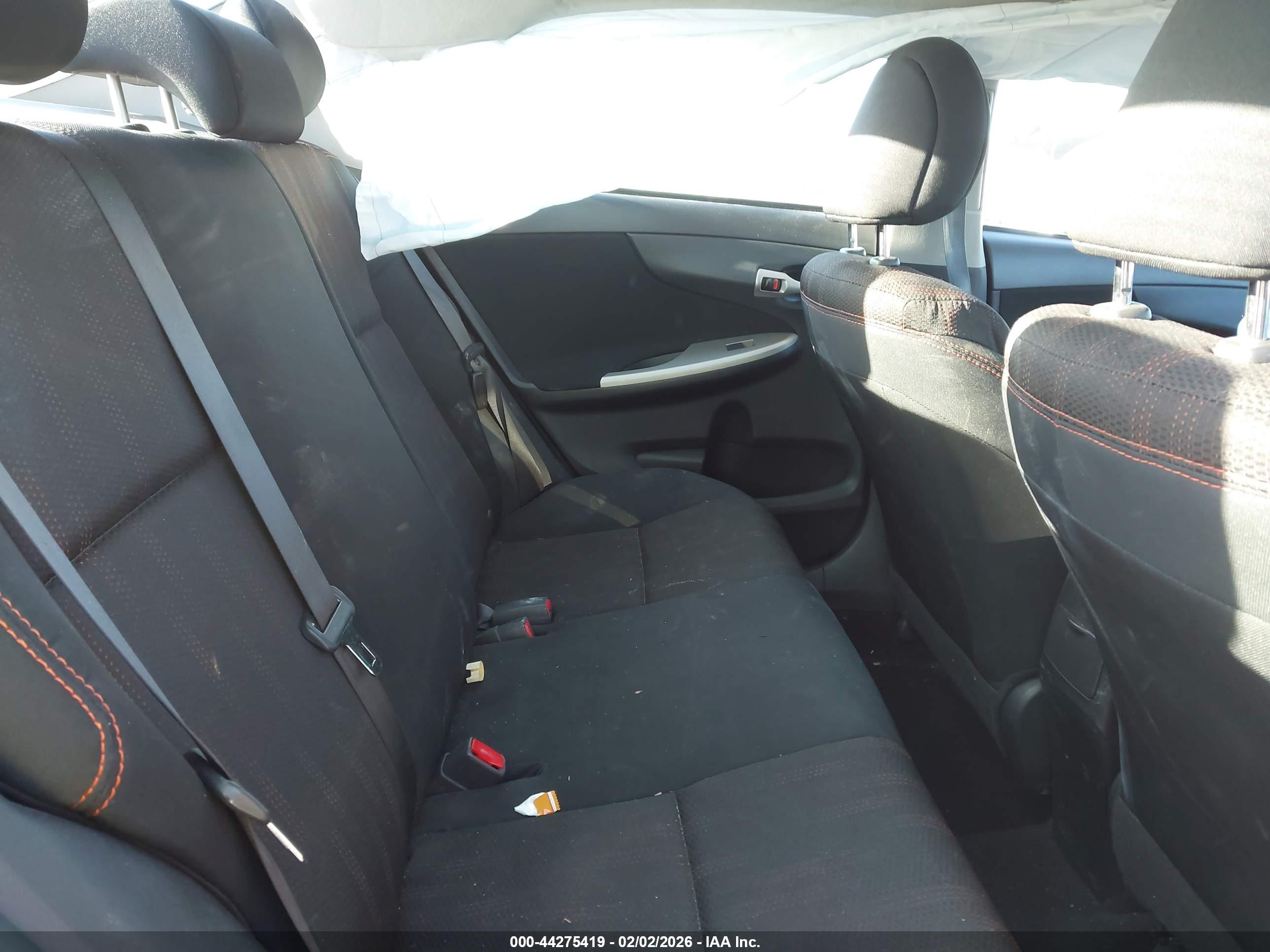 TOYOTA COROLLA image 8