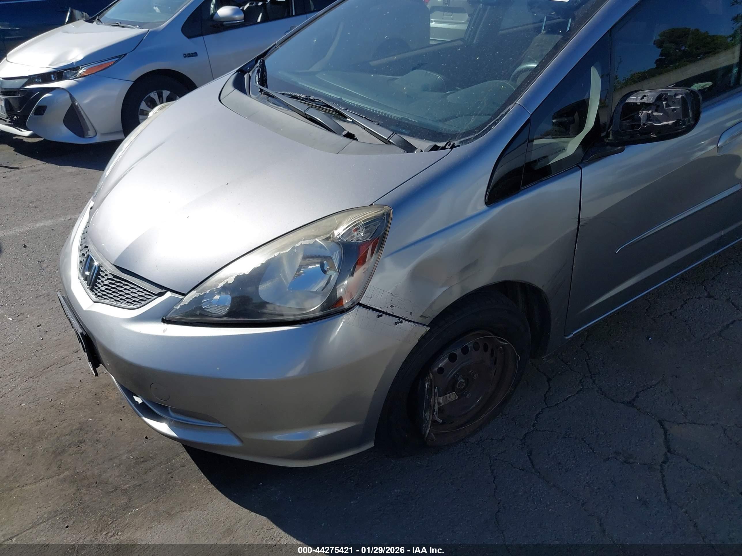 HONDA FIT image 6