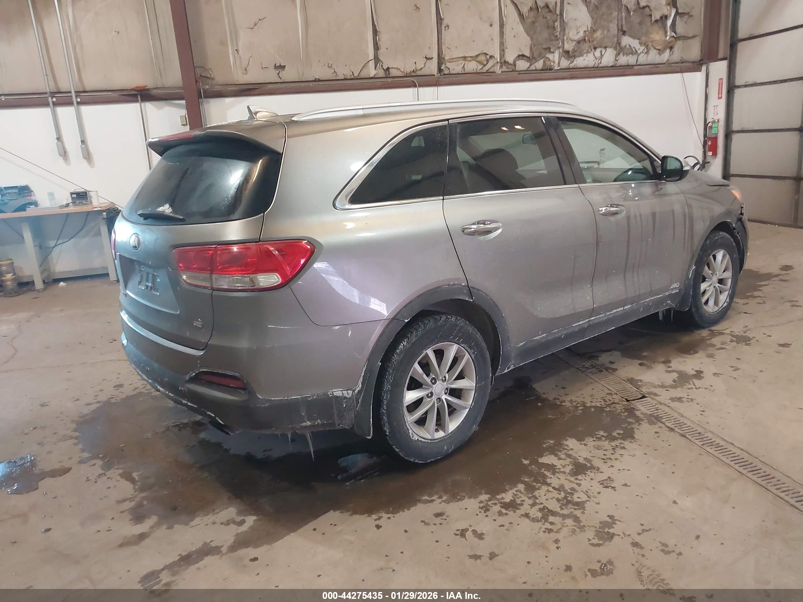 KIA SORENTO image 4