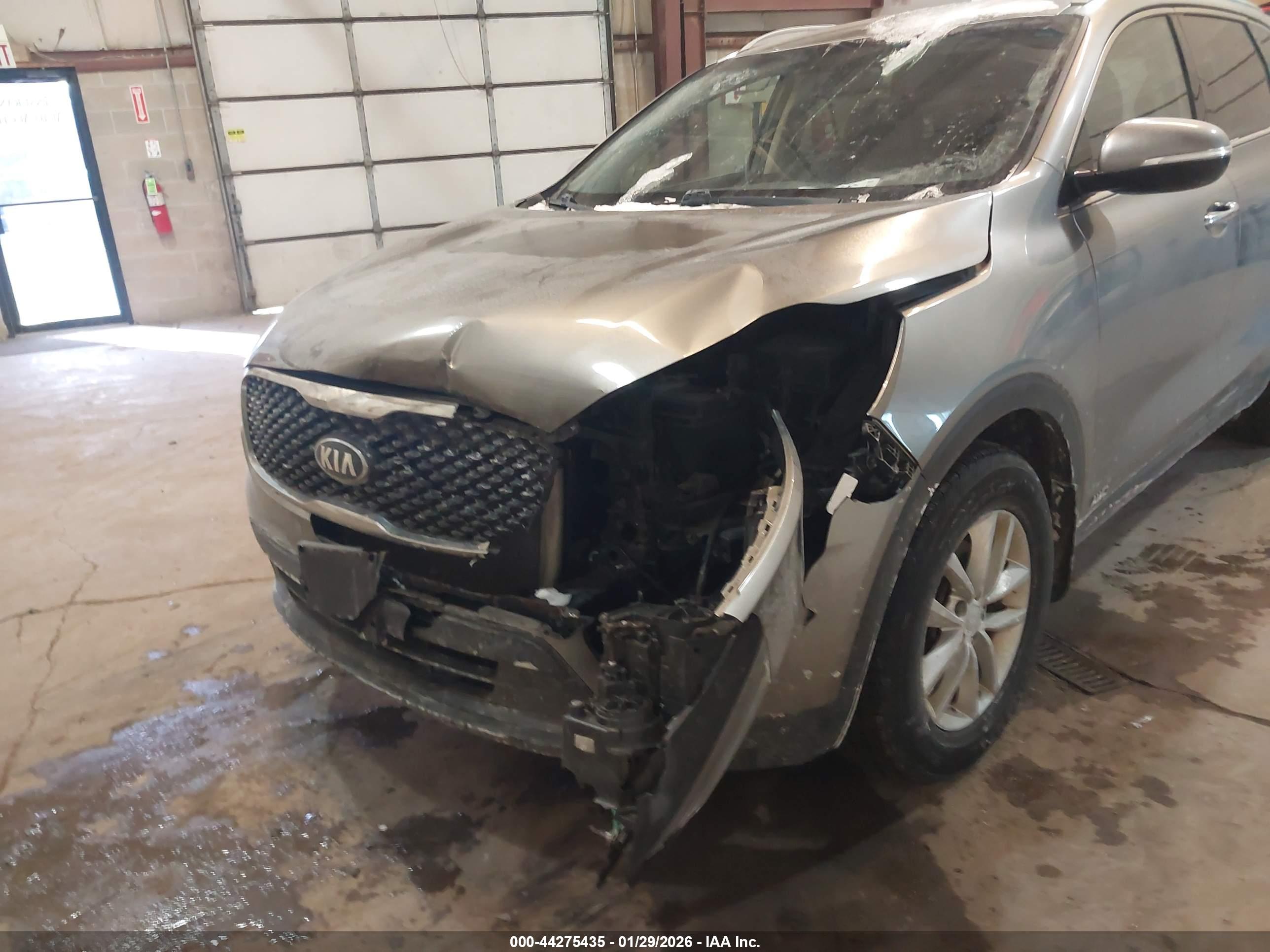 KIA SORENTO image 6