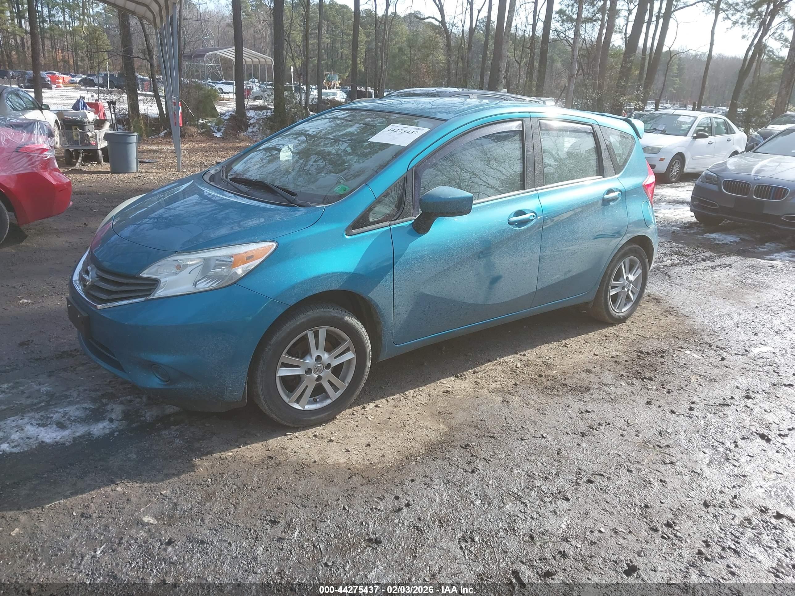 NISSAN VERSA image 2
