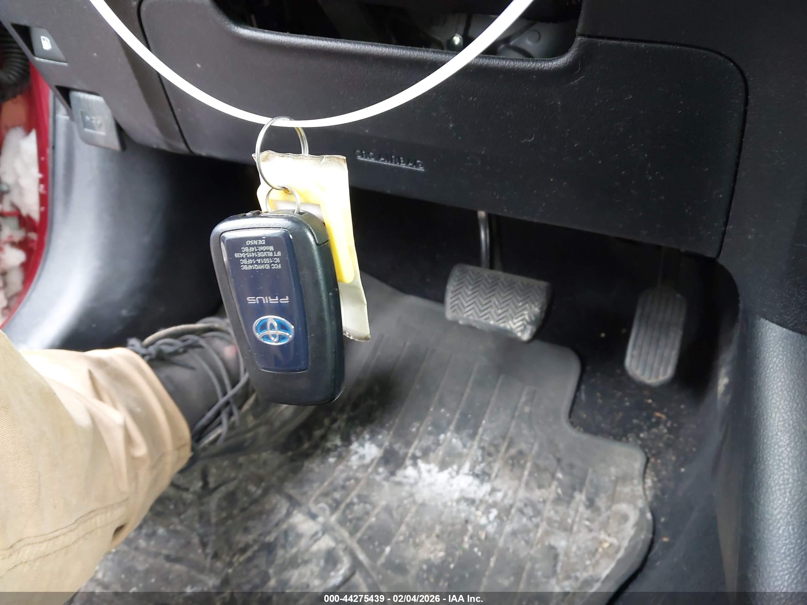 TOYOTA PRIUS image 11