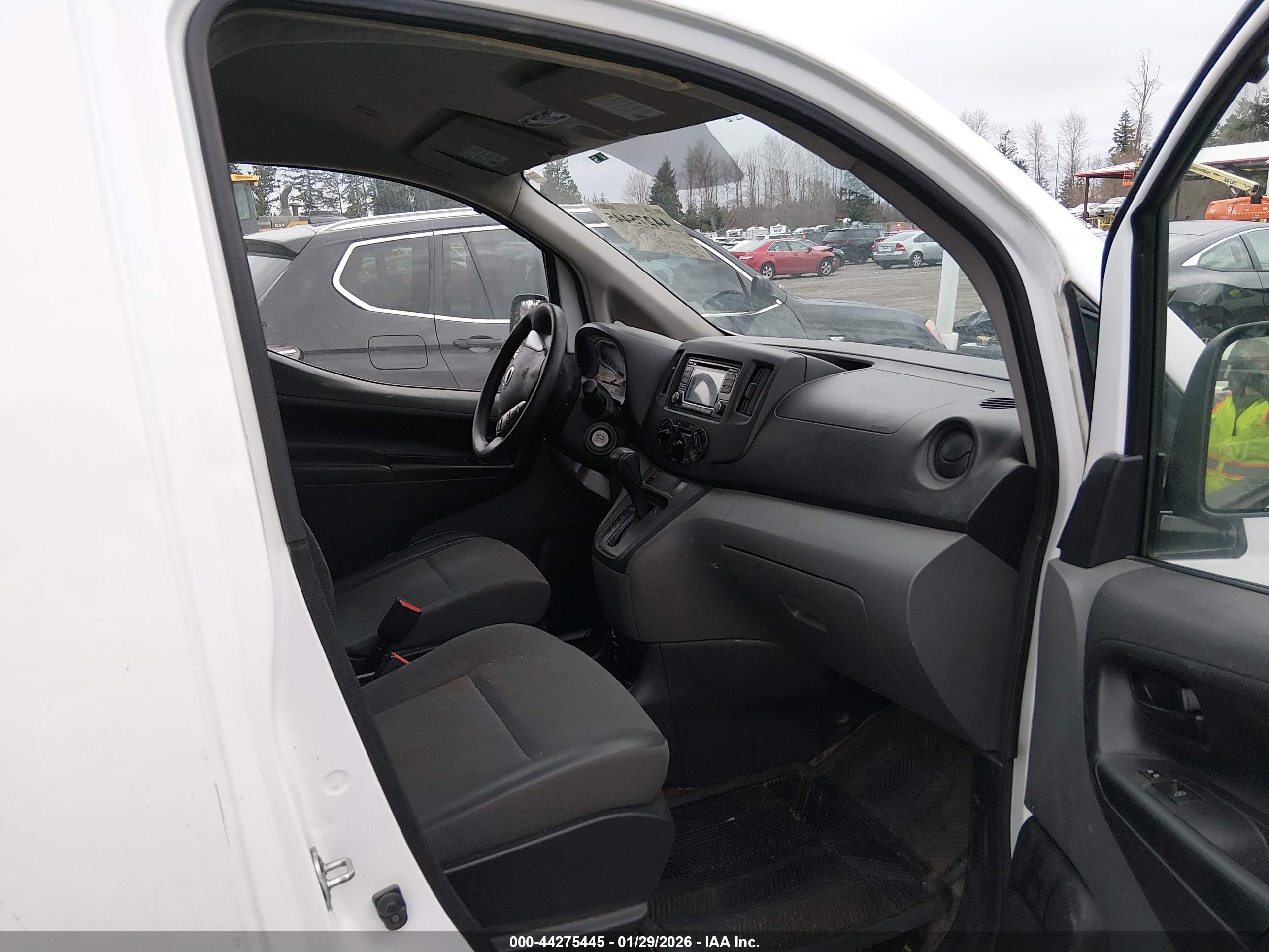NISSAN NV200 image 5