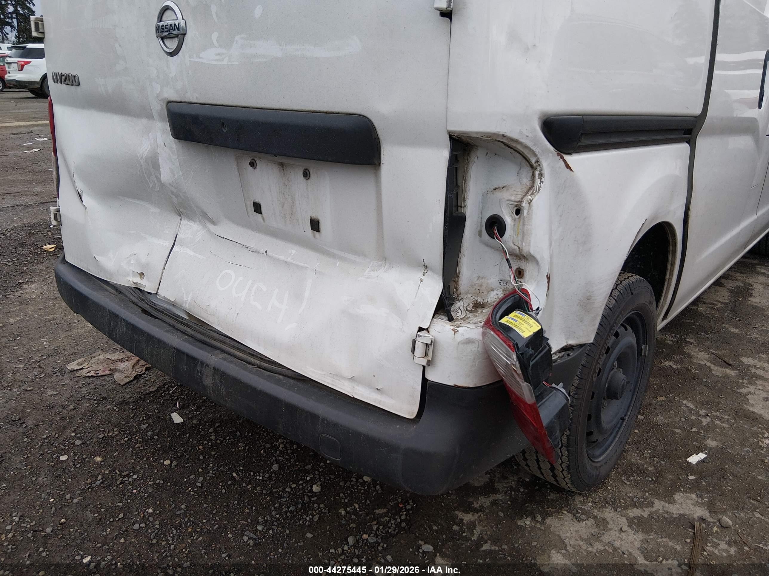 NISSAN NV200 image 6