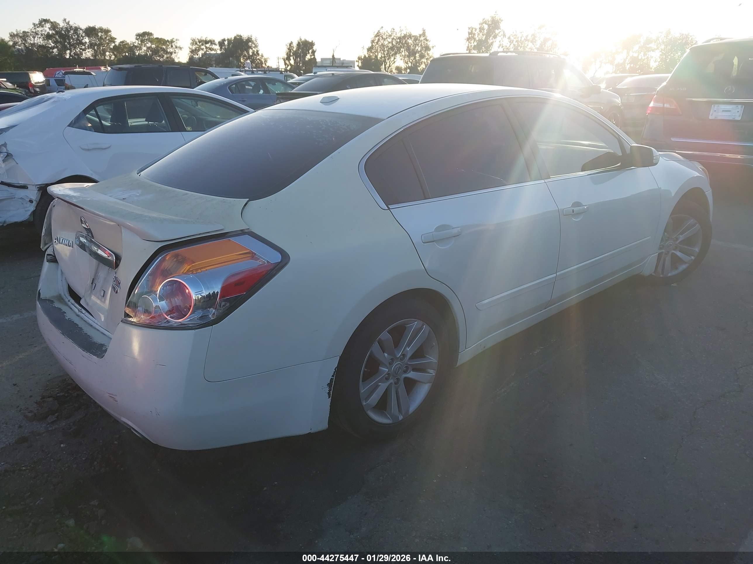 NISSAN ALTIMA image 4
