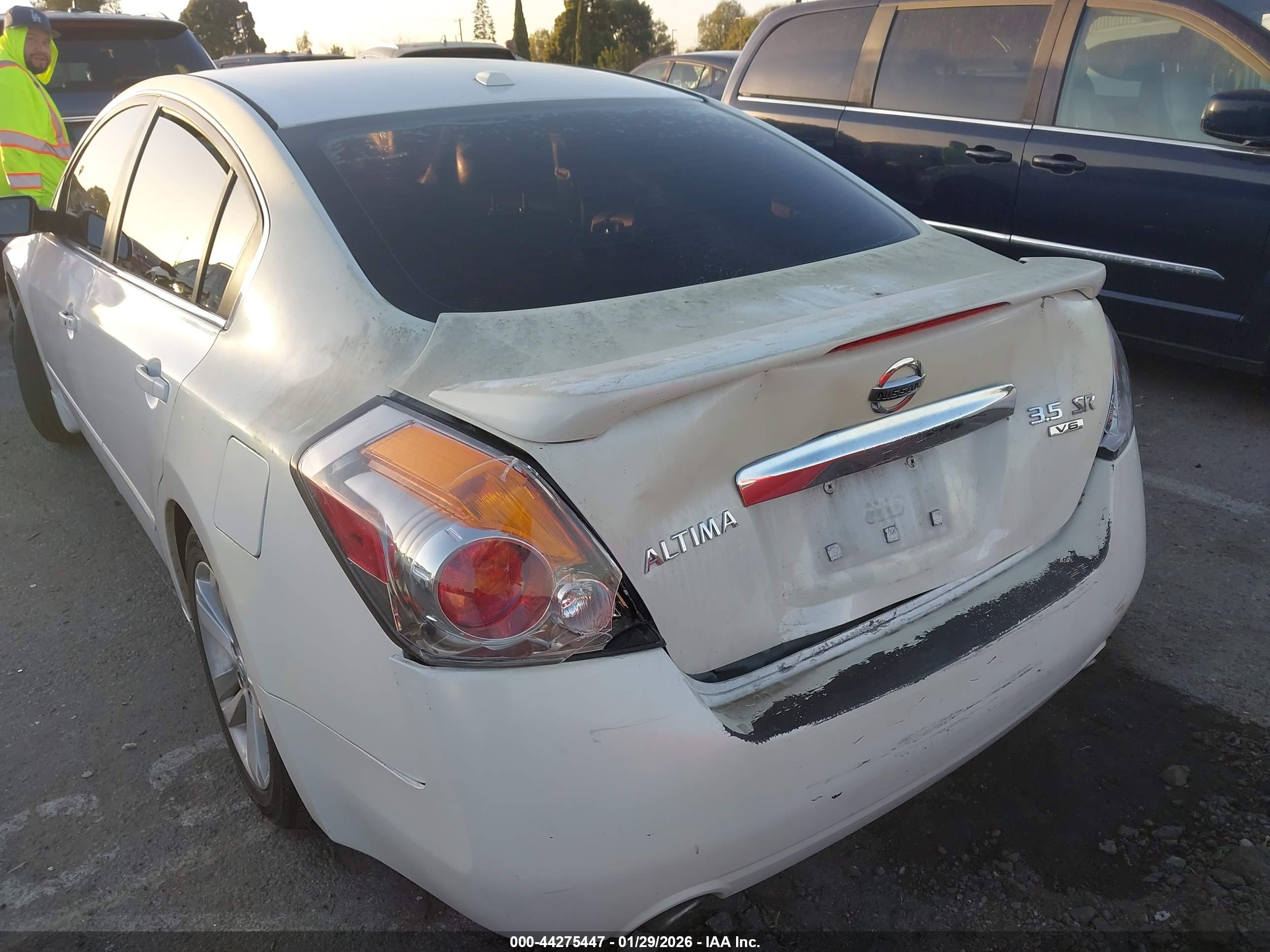 NISSAN ALTIMA image 6