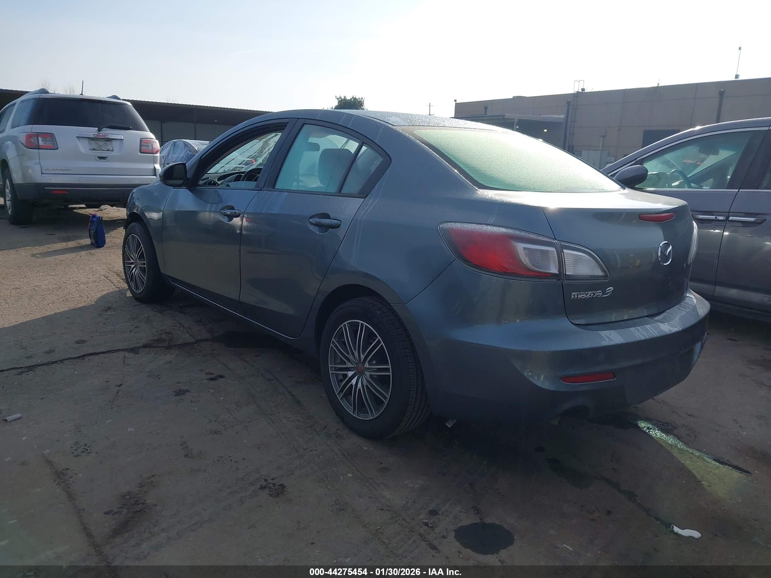MAZDA MAZDA3 image 3