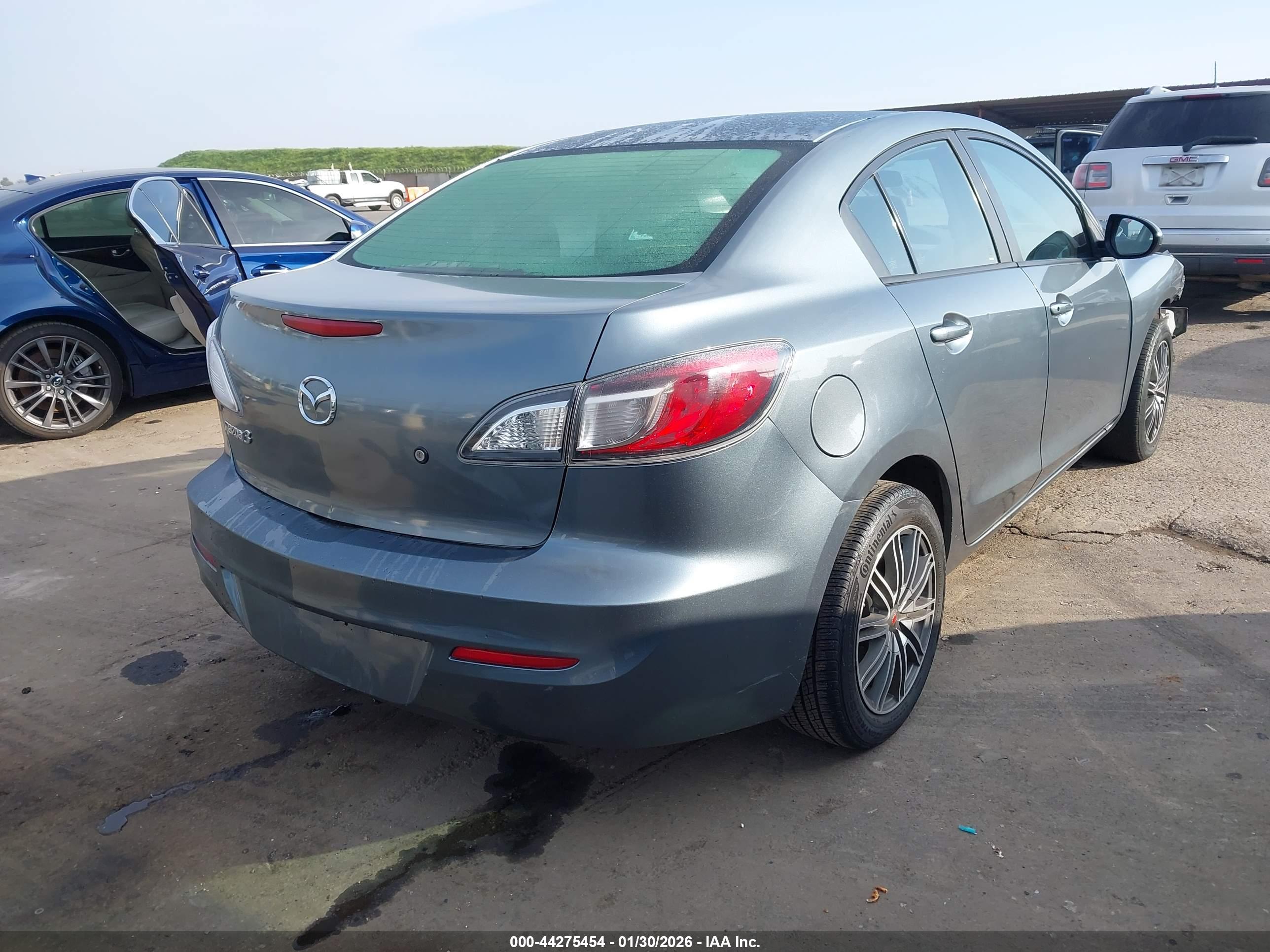 MAZDA MAZDA3 image 4
