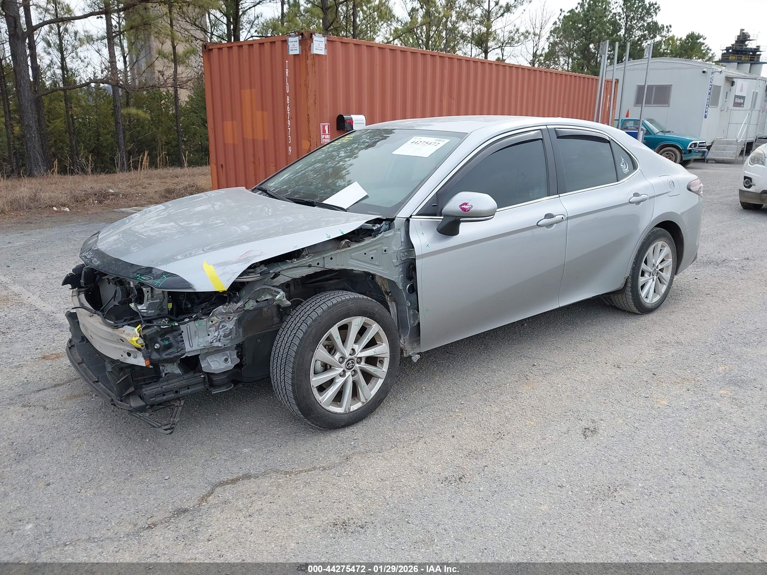 TOYOTA CAMRY image 2