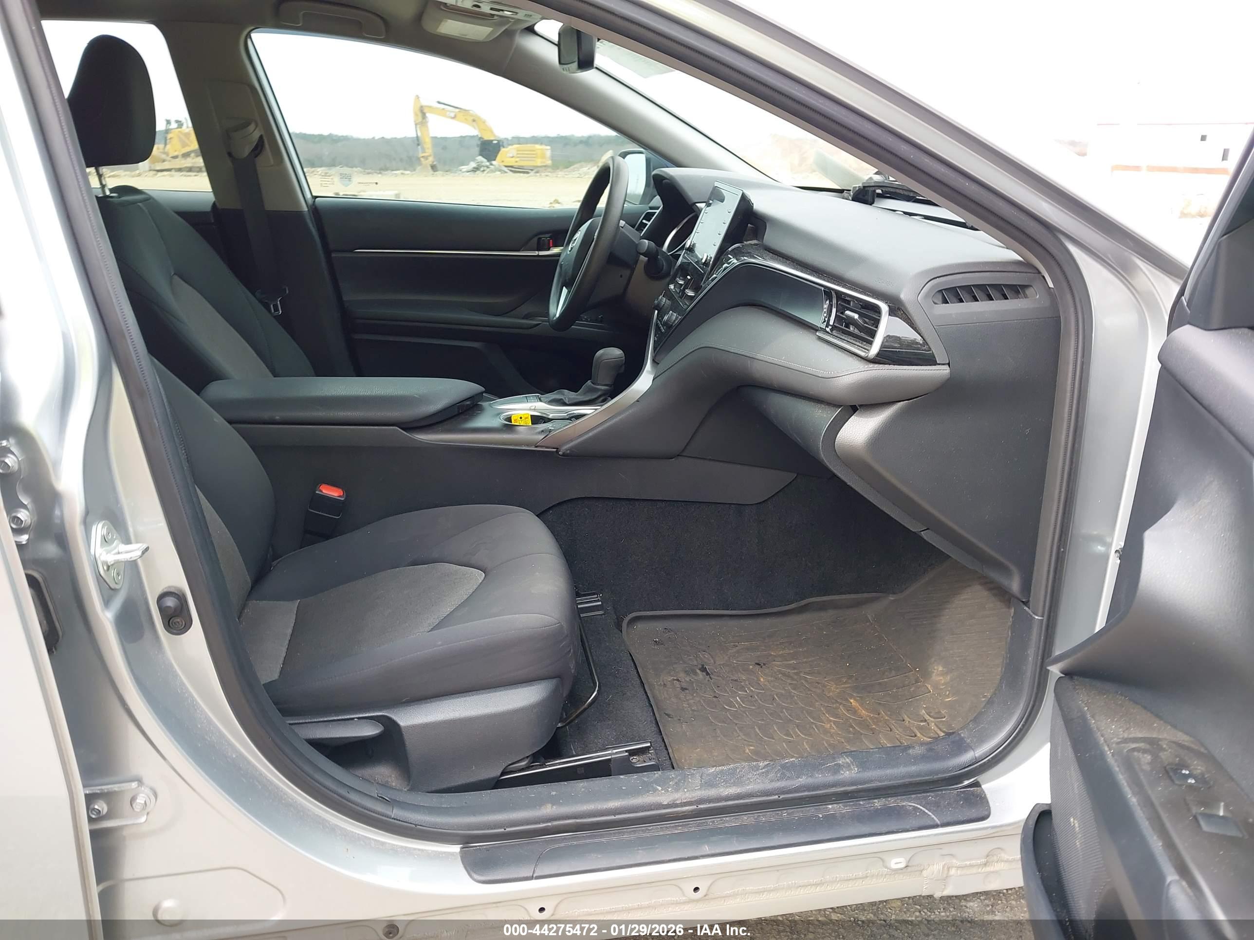 TOYOTA CAMRY image 5