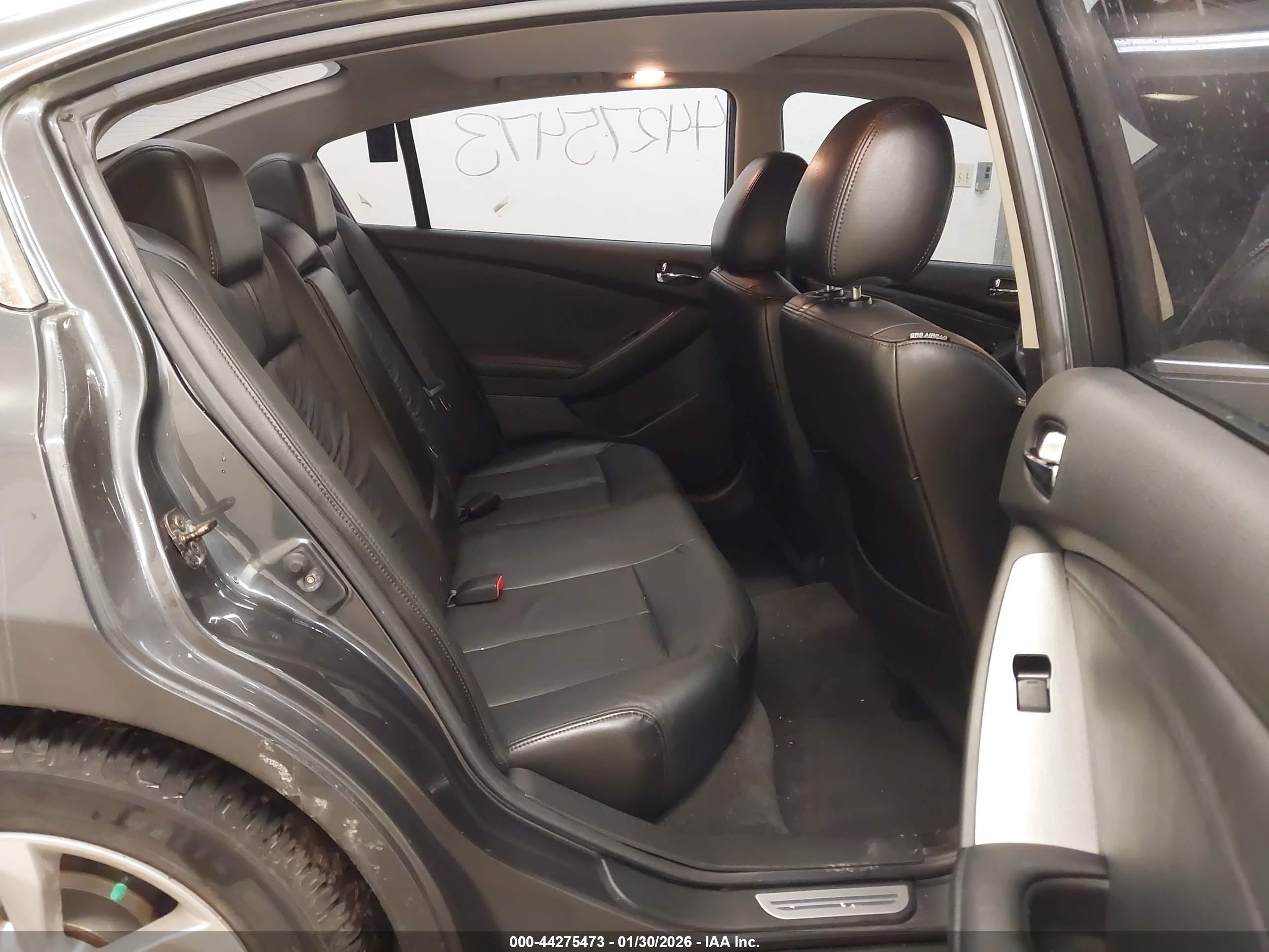 NISSAN ALTIMA image 8