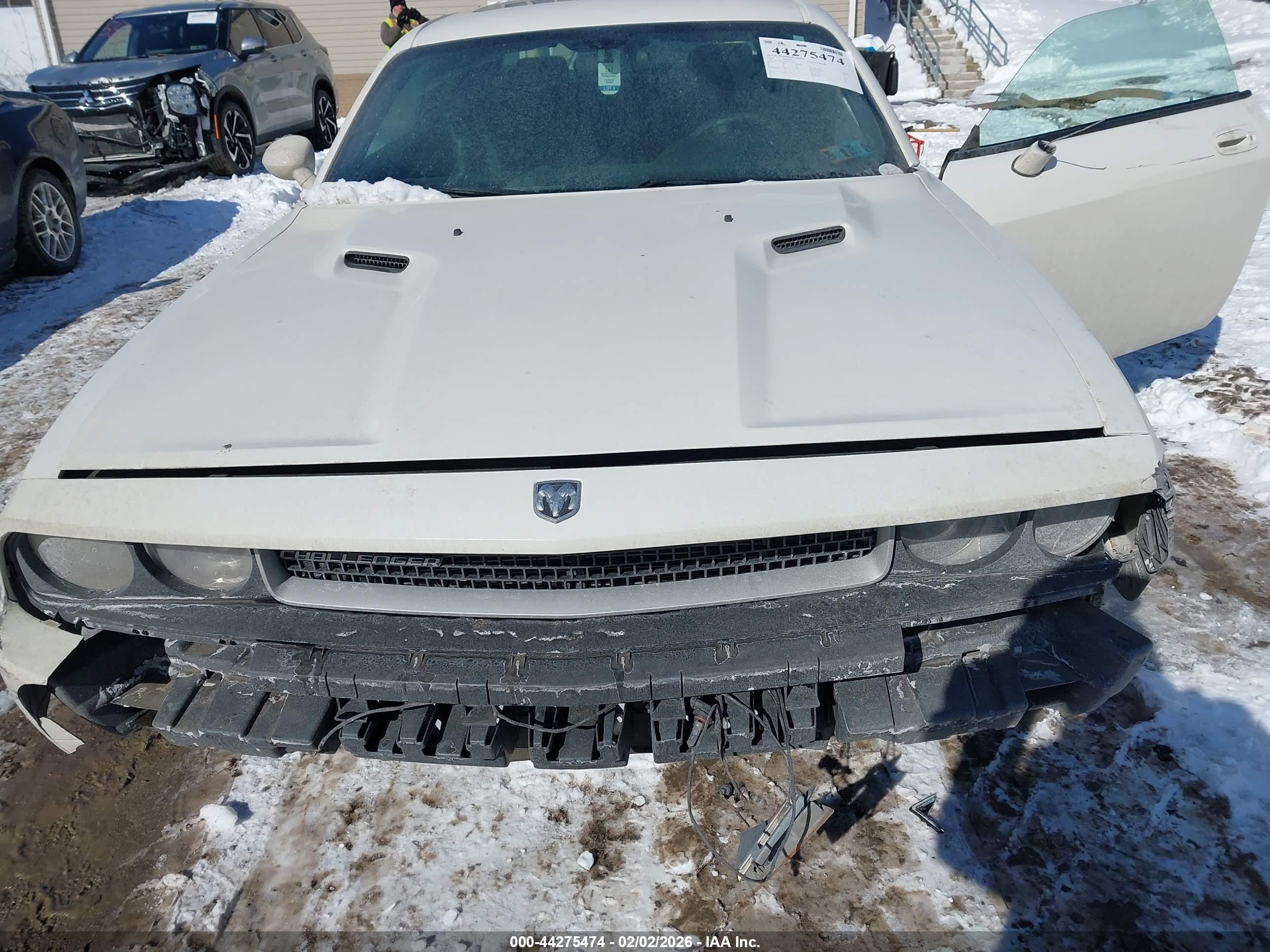 DODGE CHALLENGER image 6